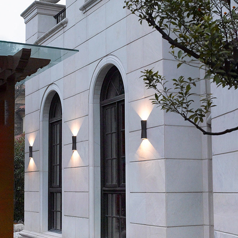 Minimalist Torch Outdoor Wall Lamp – Weatherproof Metal Light