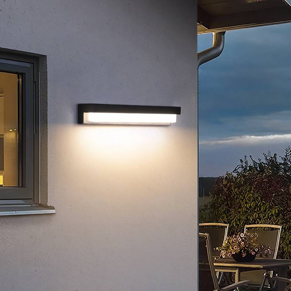 Black Linear Solar Outdoor Wall Light – Modern Minimalist Design