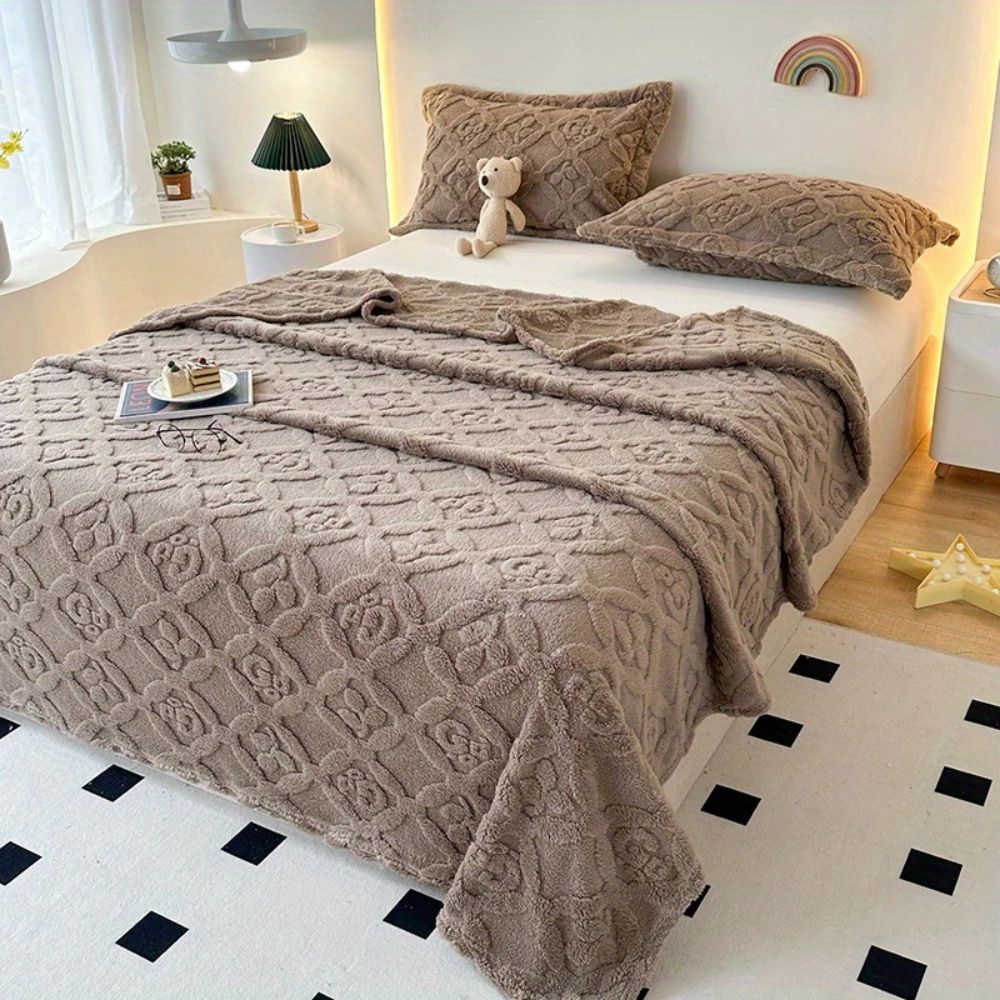 Soft Winter Fleece Blanket – Elegant Leaf Embroidery Accent