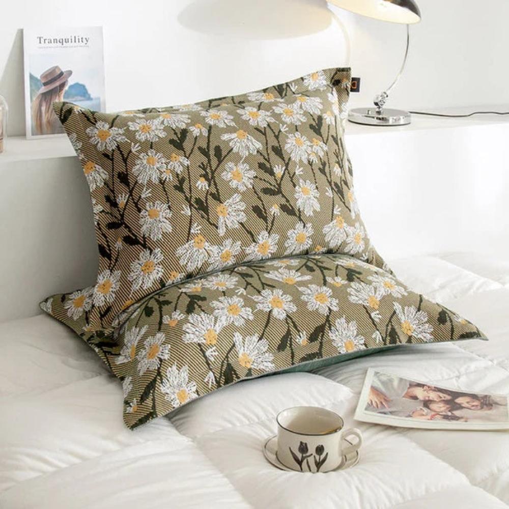 Romantic Daisy Pillowcases – Soft Cotton Floral Set (2pcs)