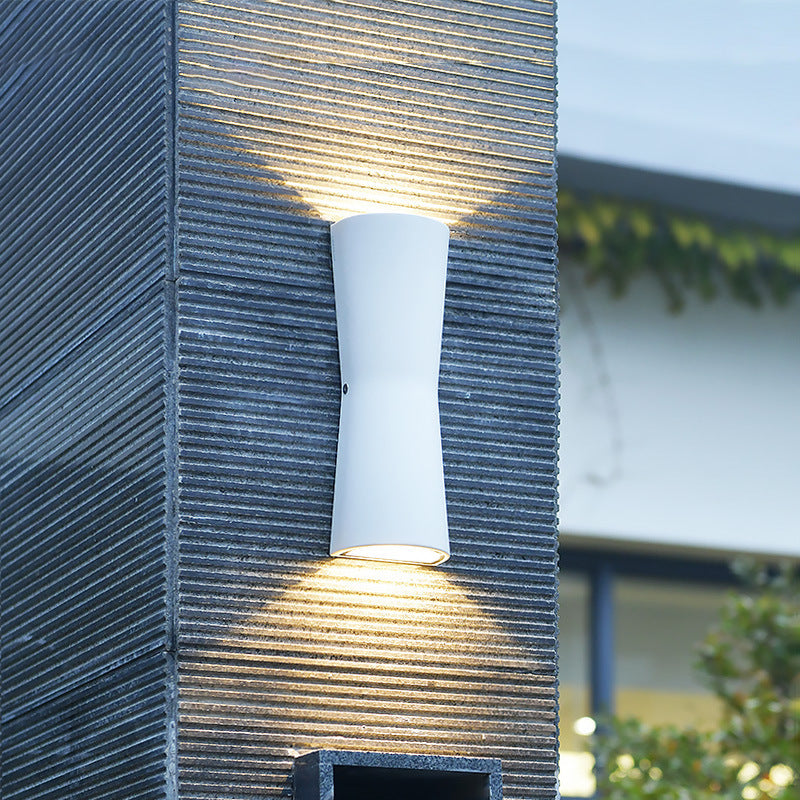 Minimalist Torch Outdoor Wall Lamp – Weatherproof Metal Light