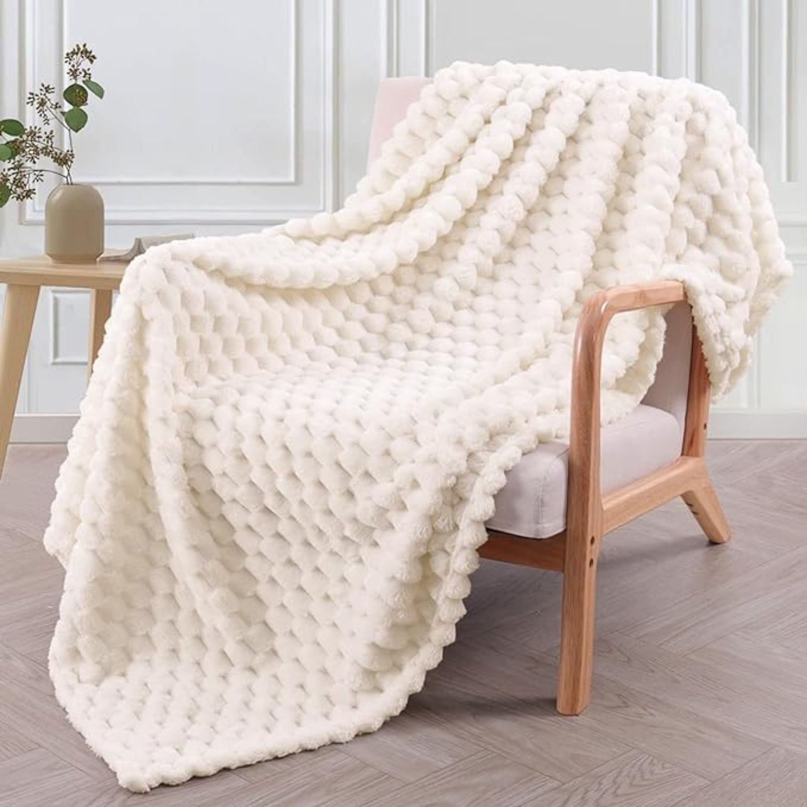 Plush Marshmallow Throw Blanket – Warm, Lightweight & Super Soft