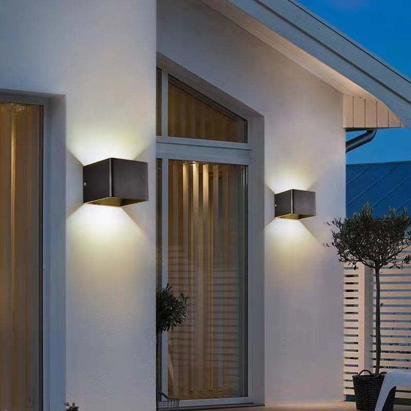 Modern Outdoor Wall Lamp – Waterproof Aluminum LED Fixture