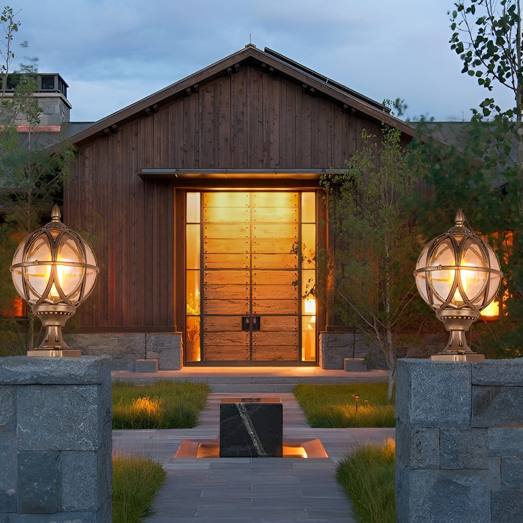 Vintage Outdoor Wall Lantern – Classic Glass & Metal Light for Porch