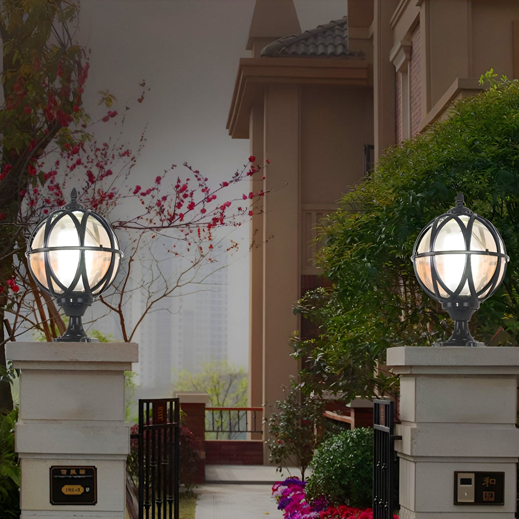 Vintage Outdoor Wall Lantern – Classic Glass & Metal Light for Porch