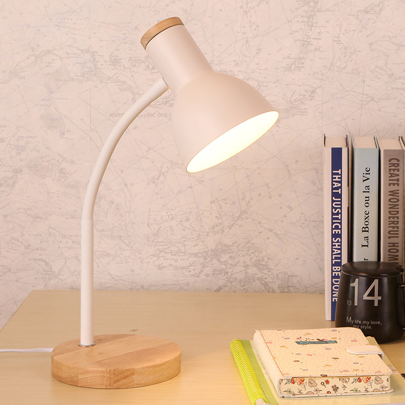 Sleek Modern Table Lamp with Metal Dome Shade – E27 Socket