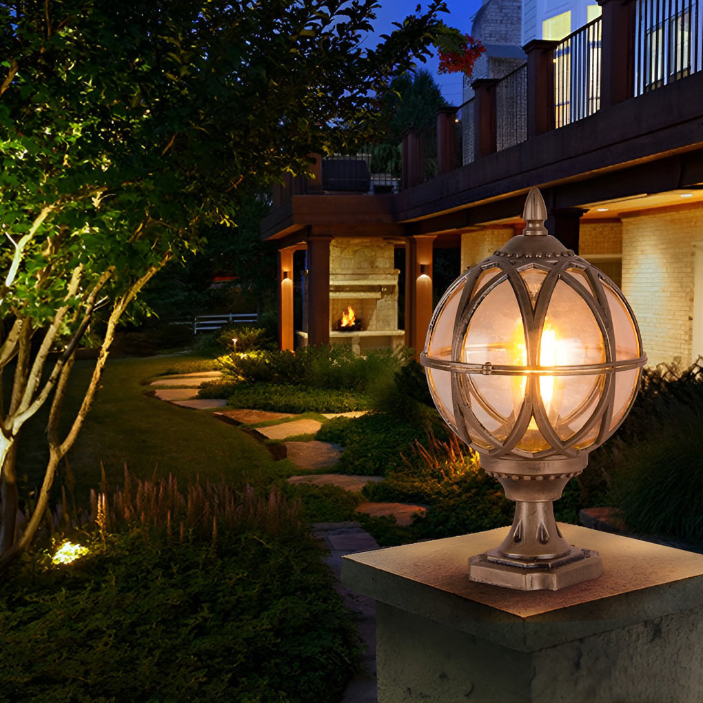 Vintage Outdoor Wall Lantern – Classic Glass & Metal Light for Porch