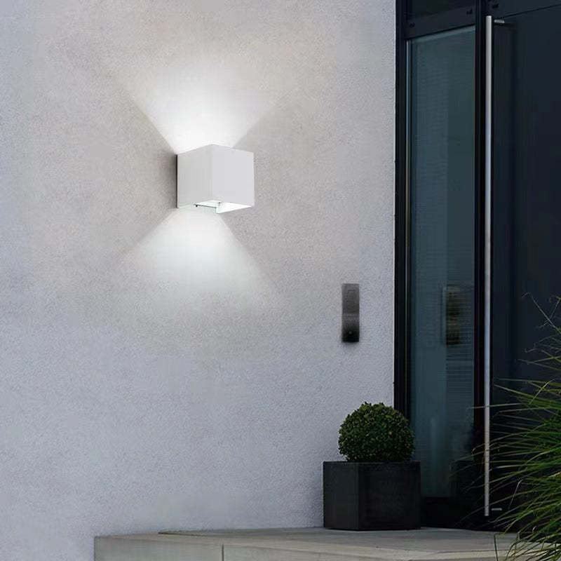 Modern Outdoor Wall Lamp – Waterproof Aluminum LED Fixture