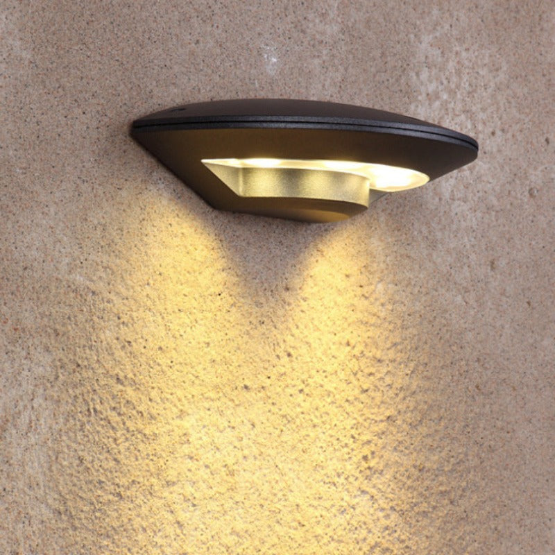 UFO Style Outdoor Wall Lamp – Sleek Black Metal LED Lighting Fixture