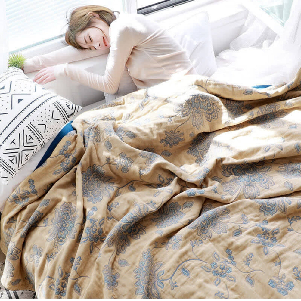 Decorative Throw Blanket – Floral Motif