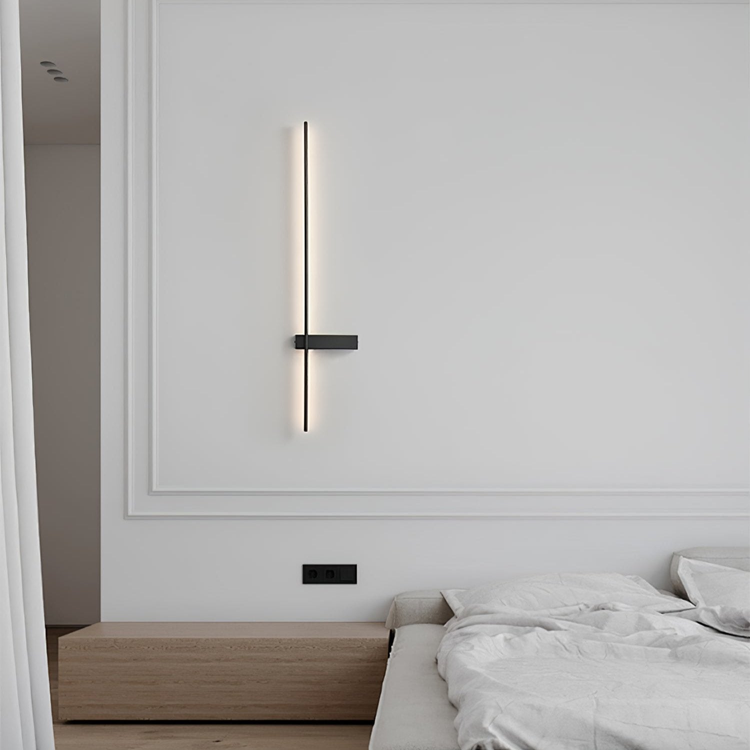 Modern Vertical LED Wall Sconce - Minimalist Black Metal Lamp
