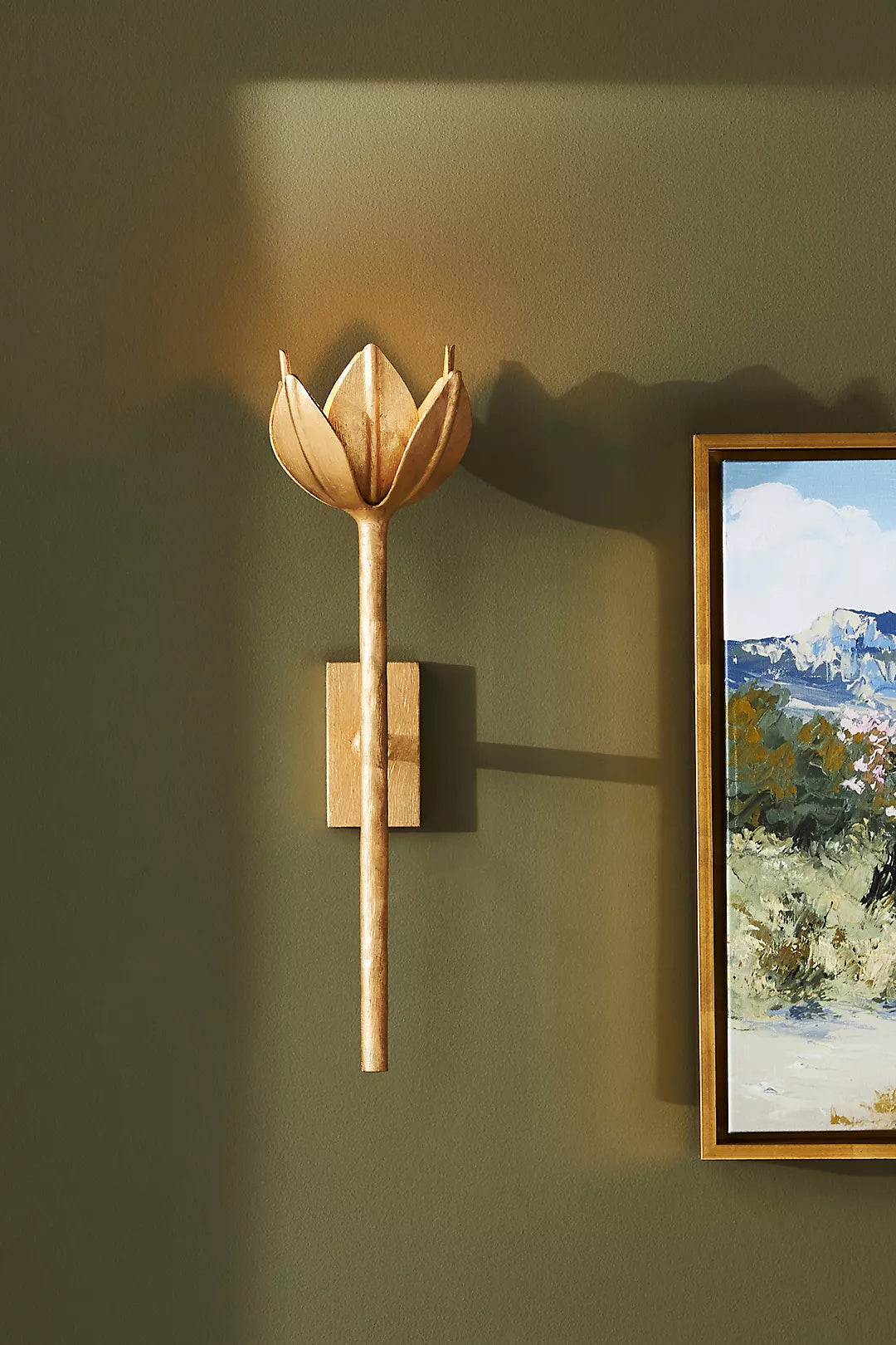 Floral Wall Sconce with Plaster Finish – Brass Accent Decorative Wall Light