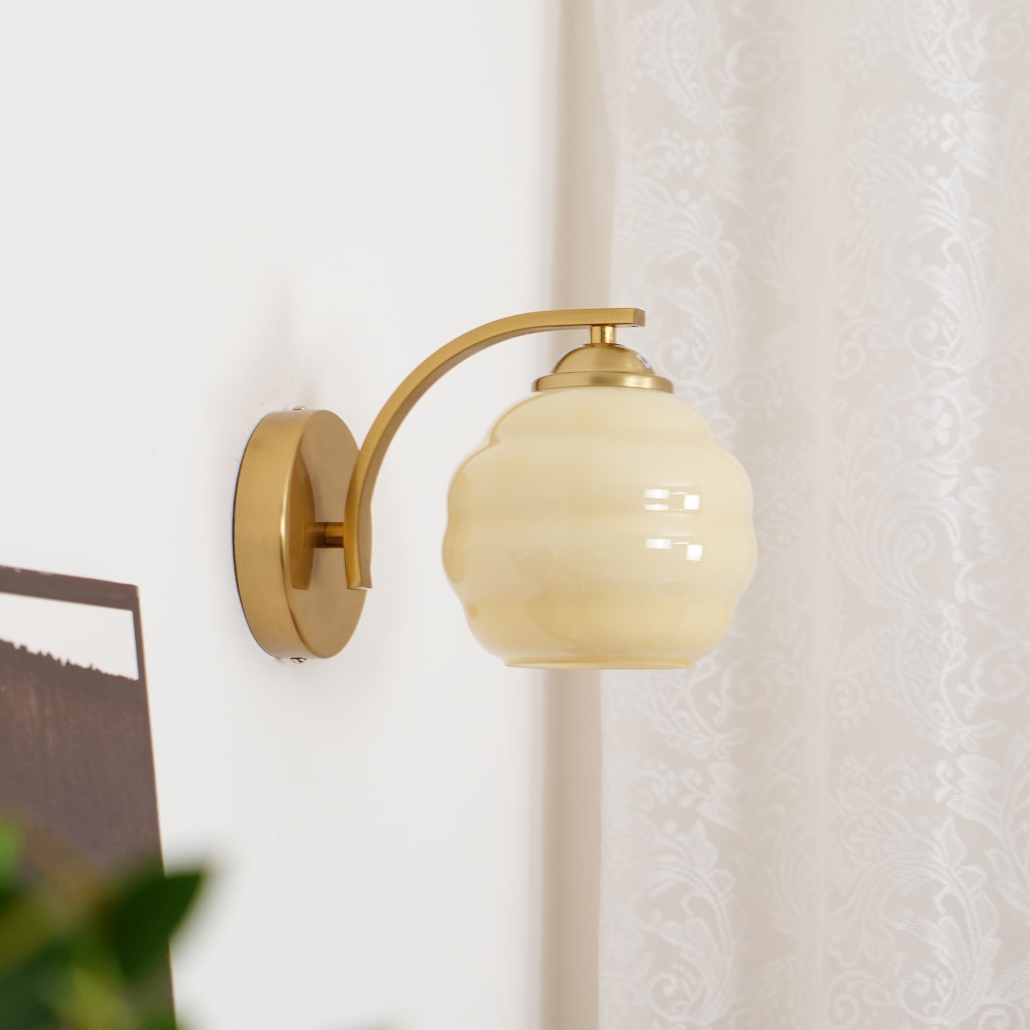 Honey Comb-Shape Wall Lamp
