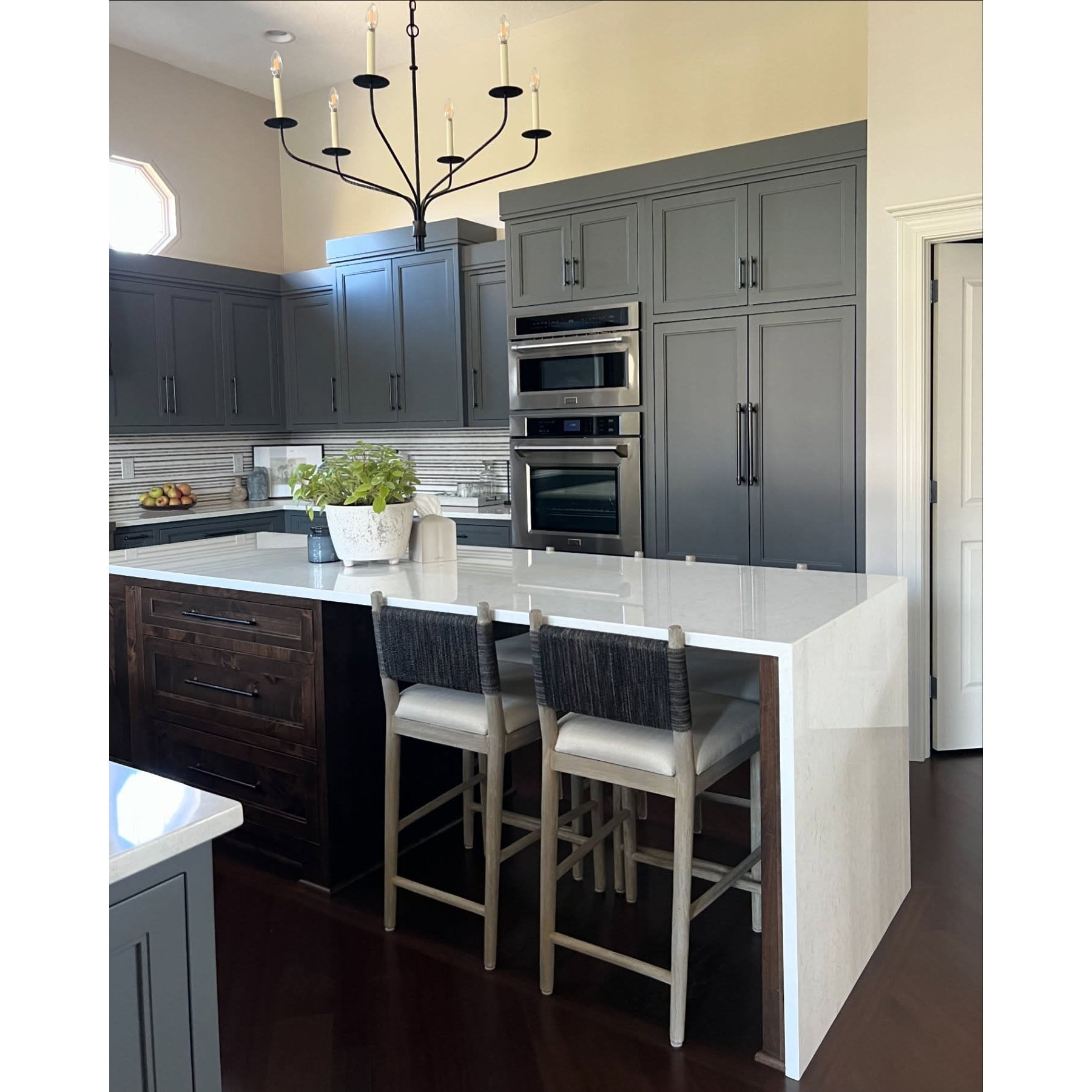 Classic Candle Chandelier – Timeless Pendant Light