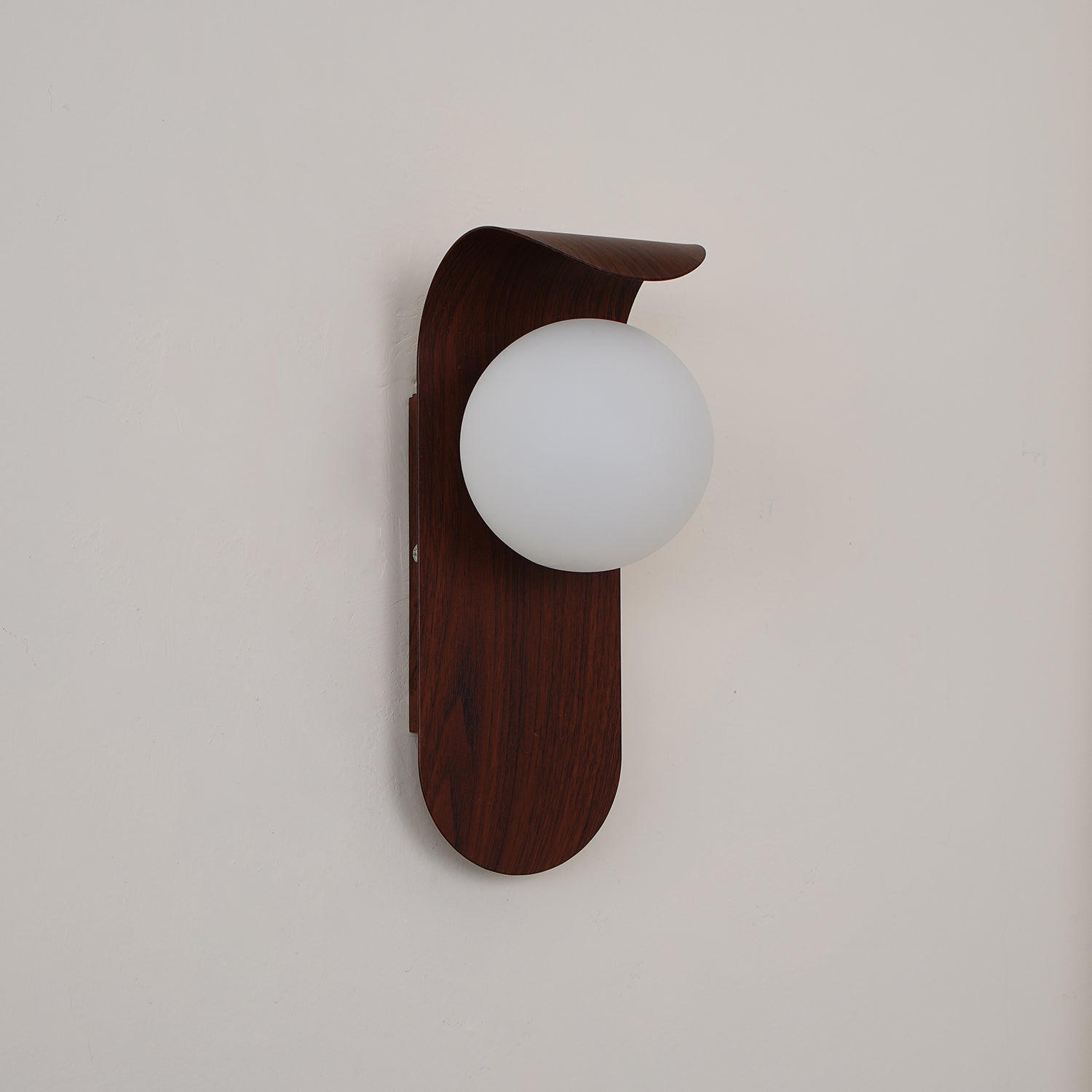Curved LED Wall Sconce – Walnut Finish Modern Lighting