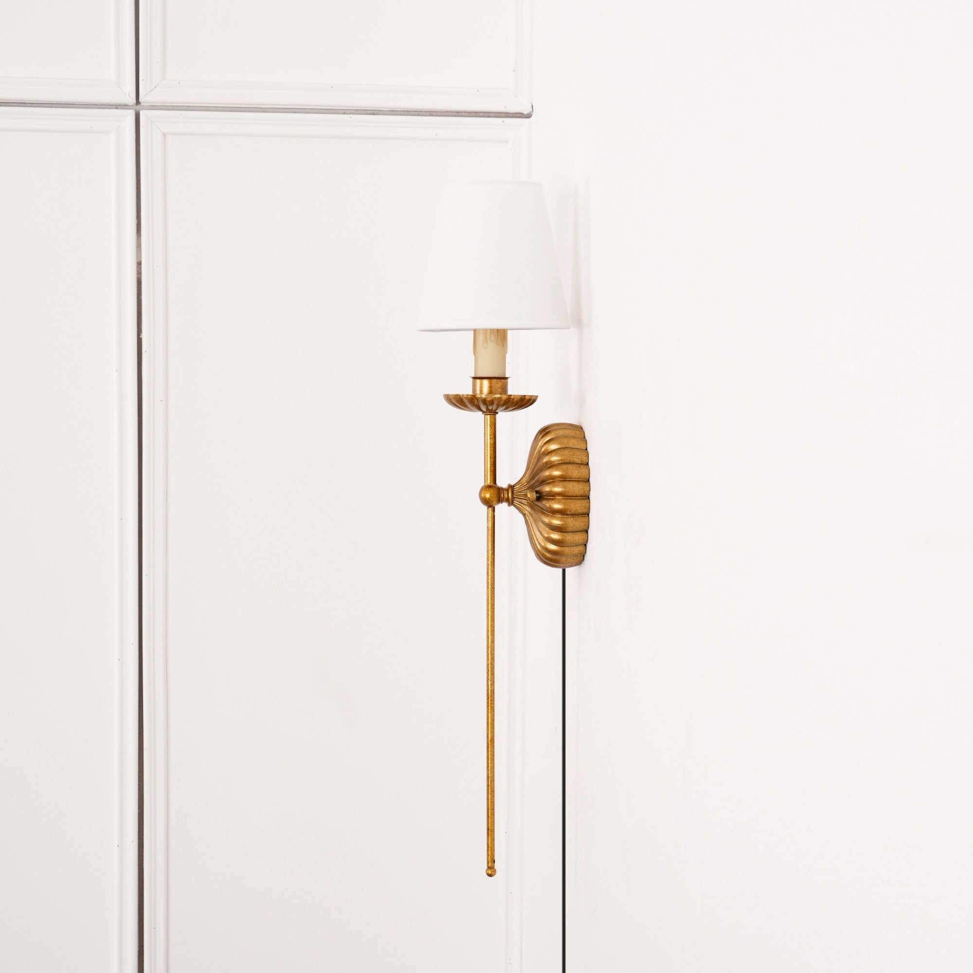 Antique Style Gold Plug-in Wall Sconce – Ribbed Backplate with Fabric Shade