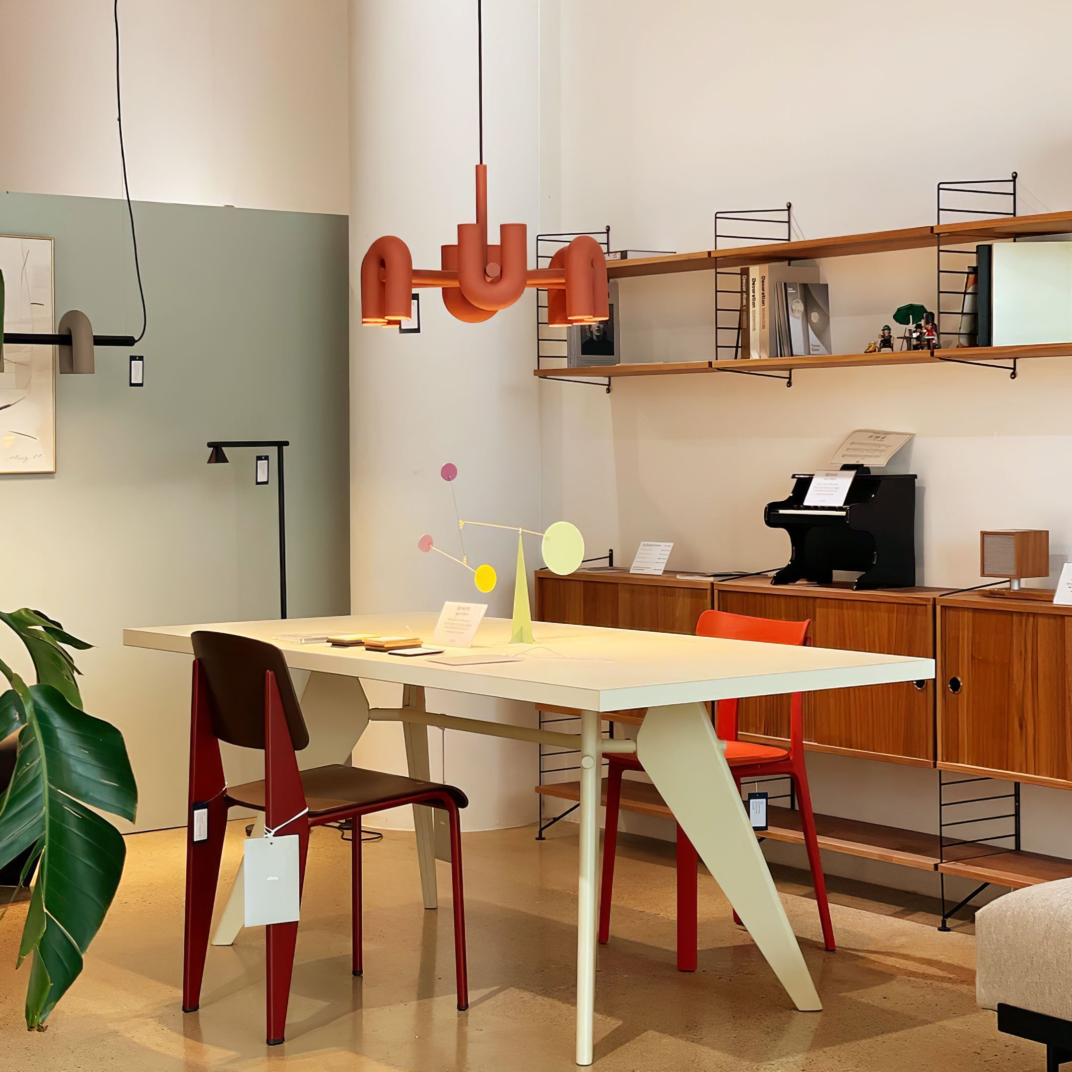 Contemporary Cirkus Chandelier – Sculptural U-Shaped Ceiling Light