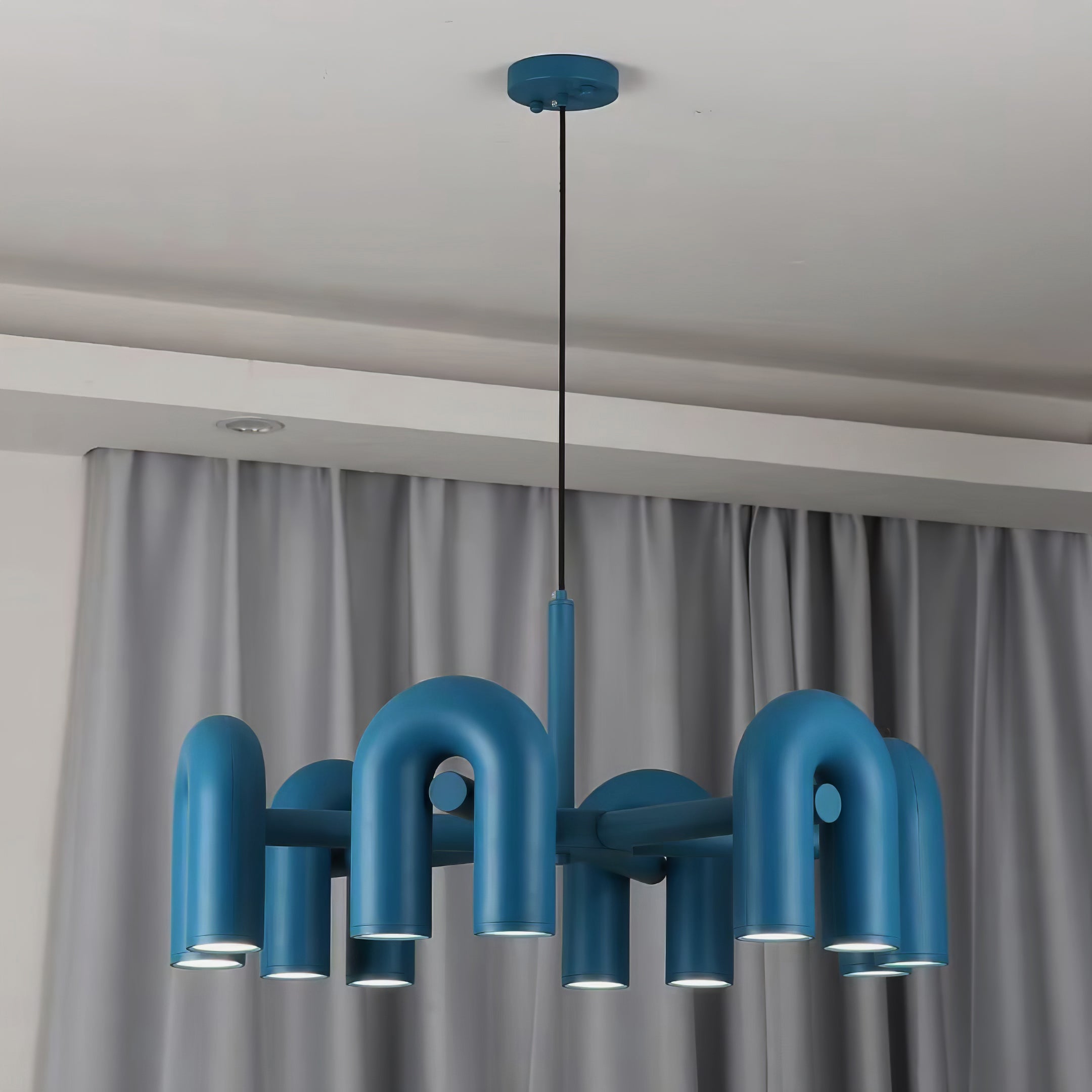 Contemporary Cirkus Chandelier – Sculptural U-Shaped Ceiling Light