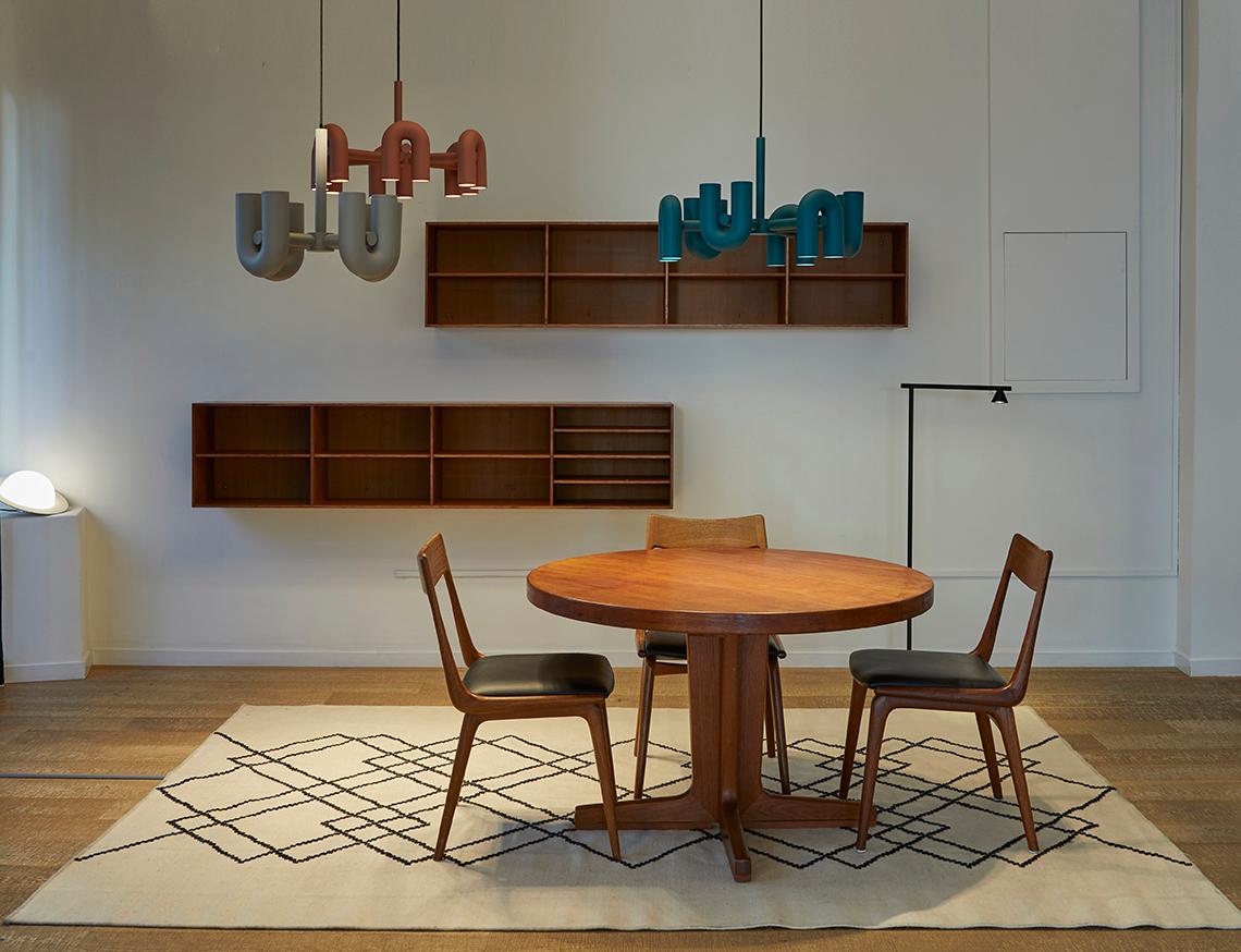 Contemporary Cirkus Chandelier – Sculptural U-Shaped Ceiling Light