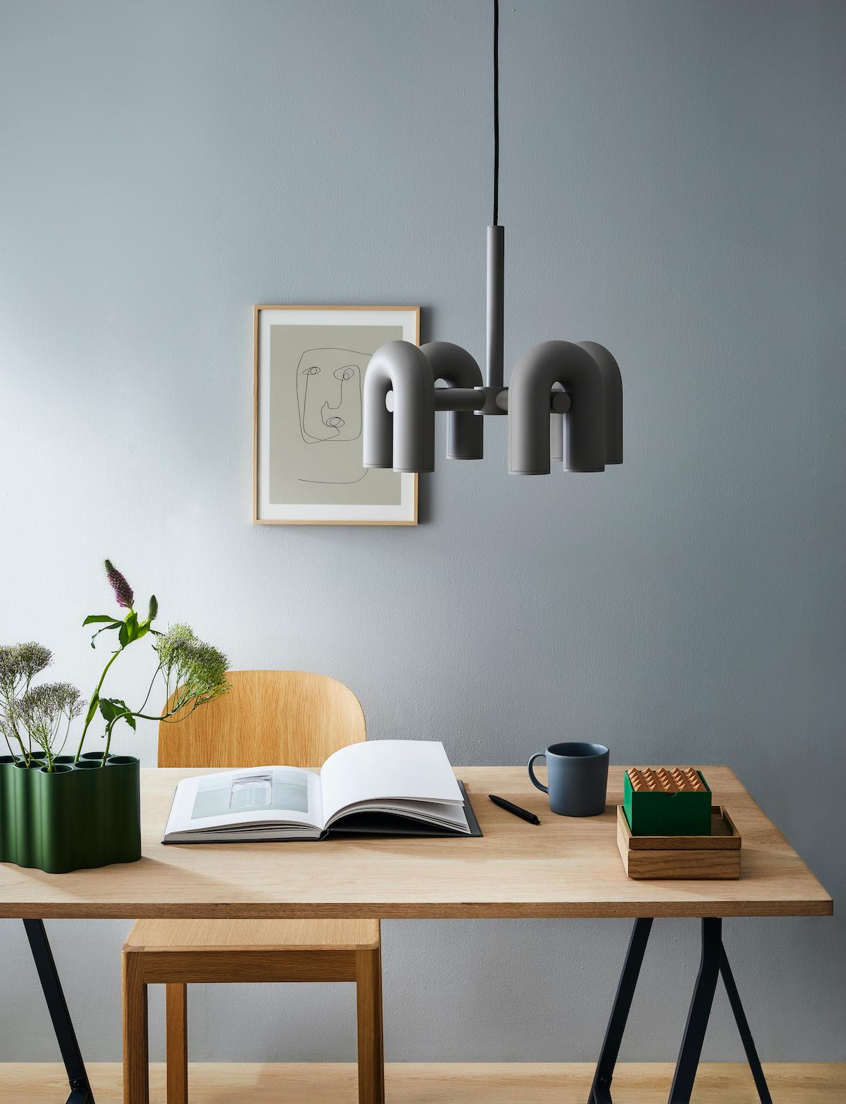 Contemporary Cirkus Chandelier – Sculptural U-Shaped Ceiling Light