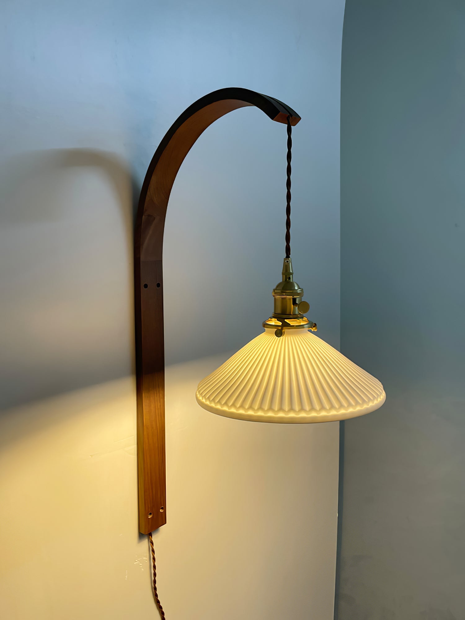 Curved Ceramic Wall Light with Walnut Finish – Plug-in Design