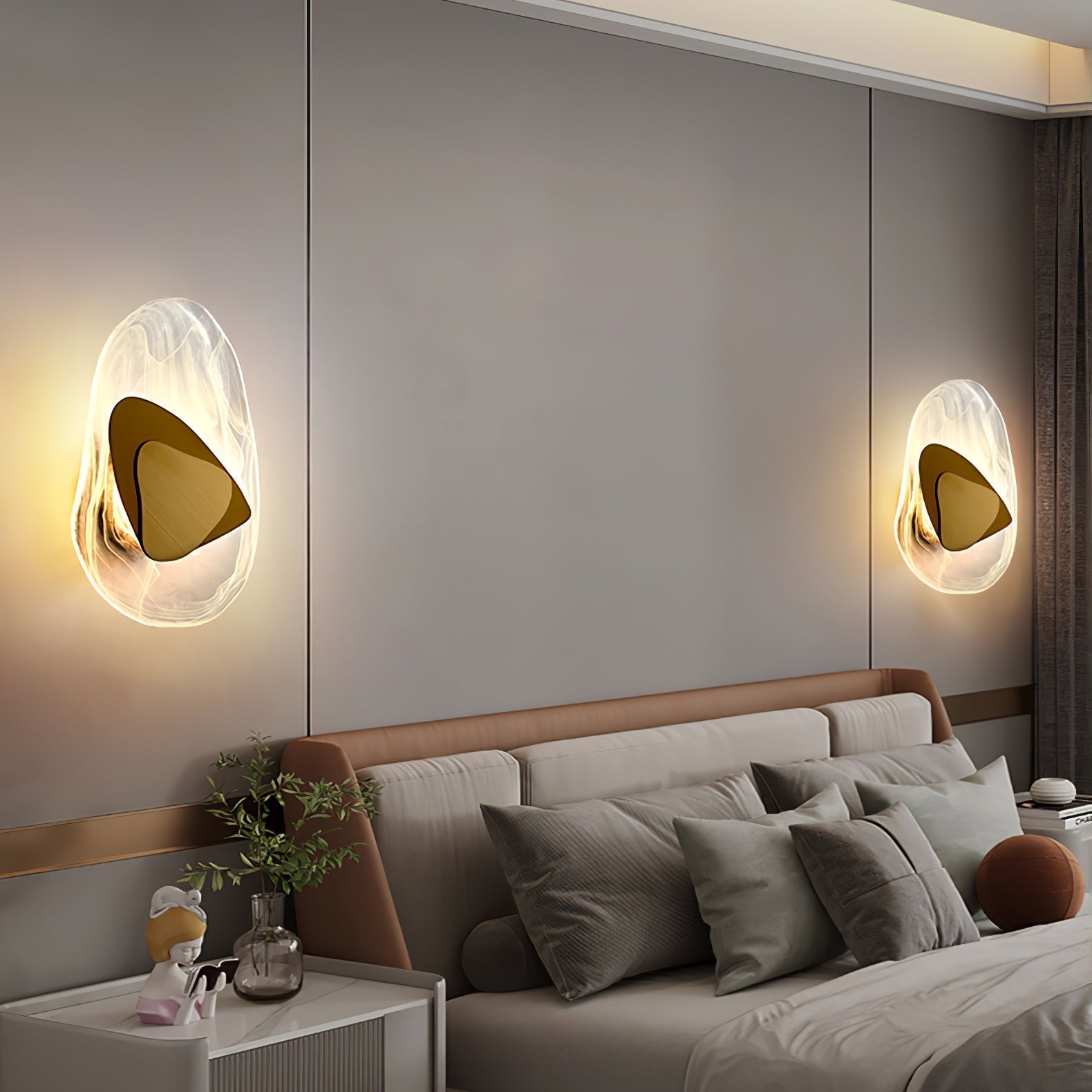 Artistic Glass Wall Sconce – Fluid Design LED Lamp