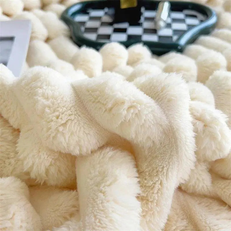 Cozy Fleece Blanket – Soft, Lightweight & Warm Home Essential - Atelier Dubois Paris