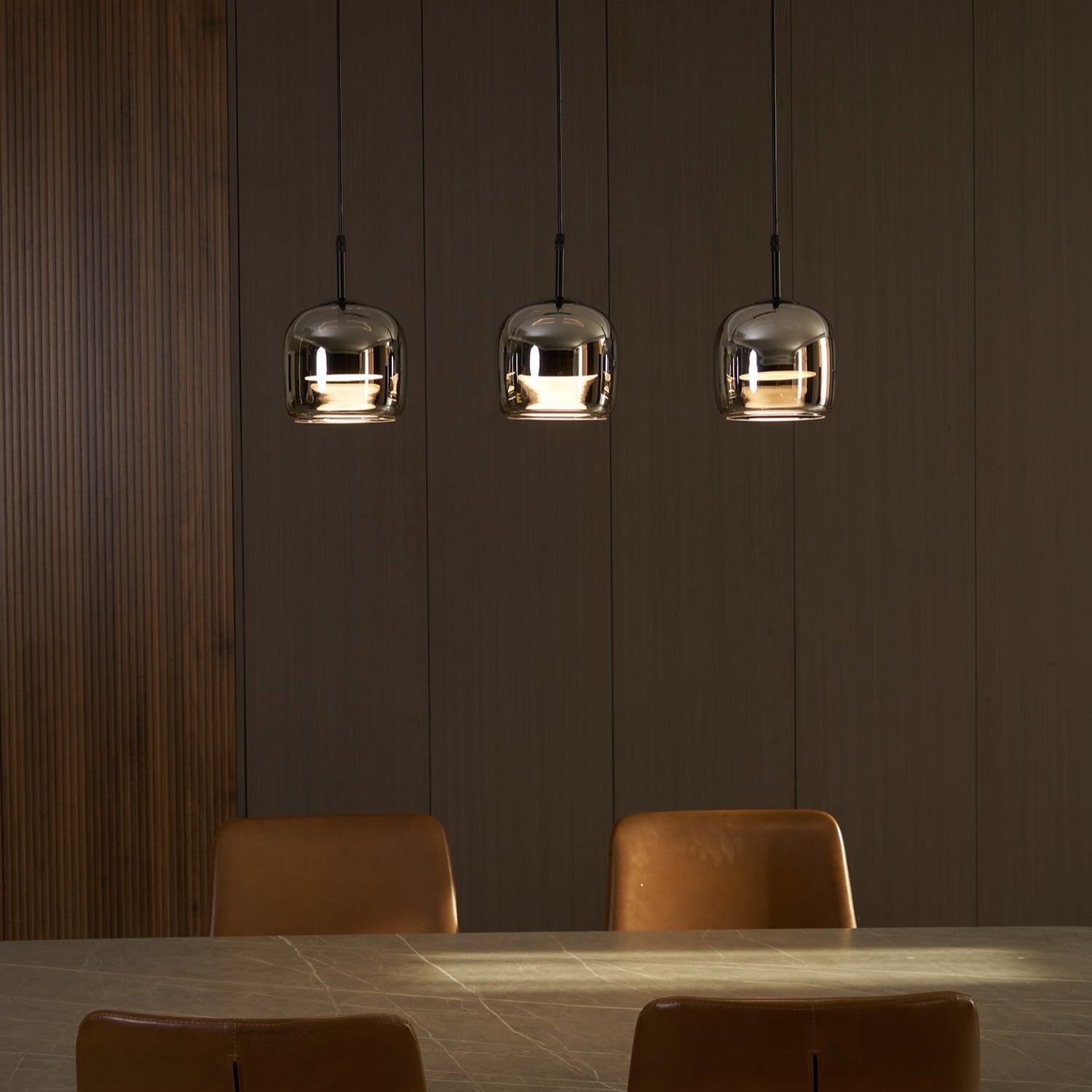 Modern Glass and Metal Pendant Light – Adjustable Chain Ceiling Fixture