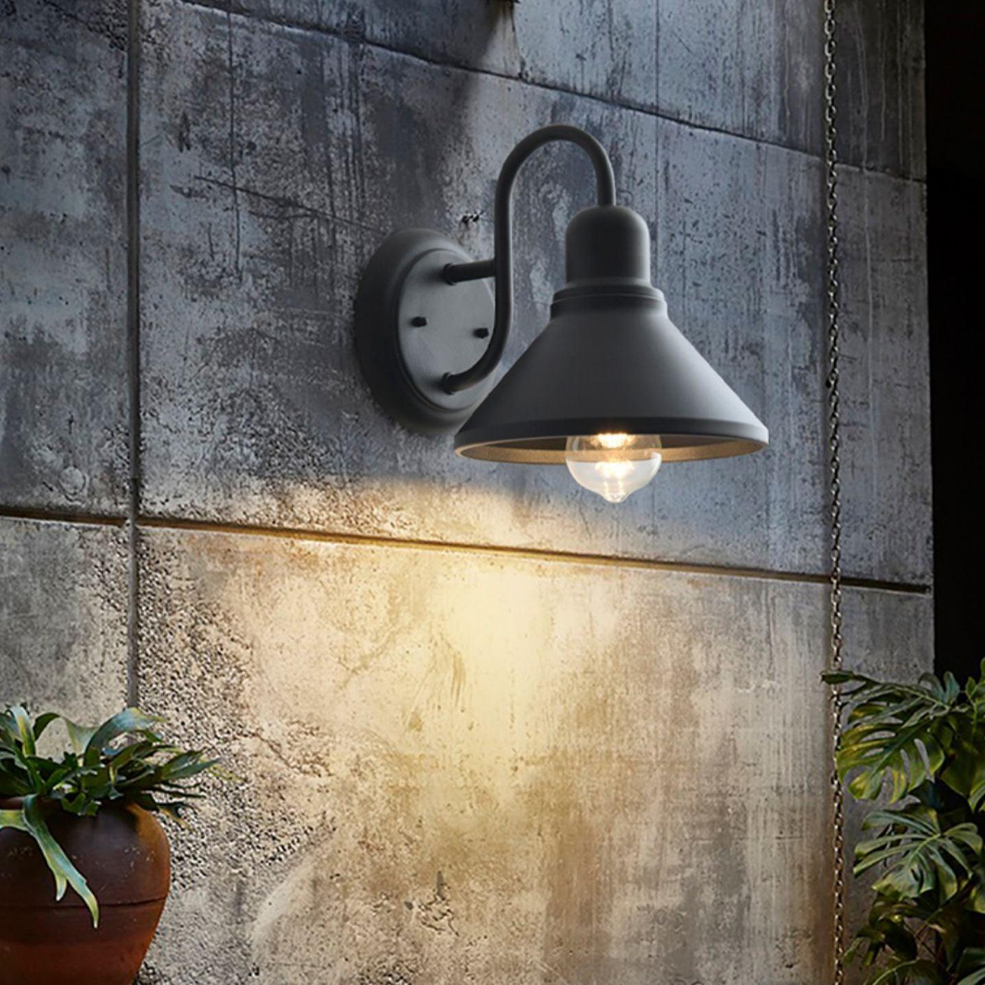 Classic Cone-Shaped Outdoor Wall Lamp – Retro Style Metal Lighting