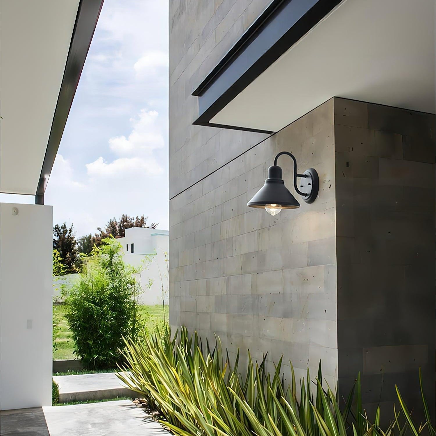 Classic Cone-Shaped Outdoor Wall Lamp – Retro Style Metal Lighting