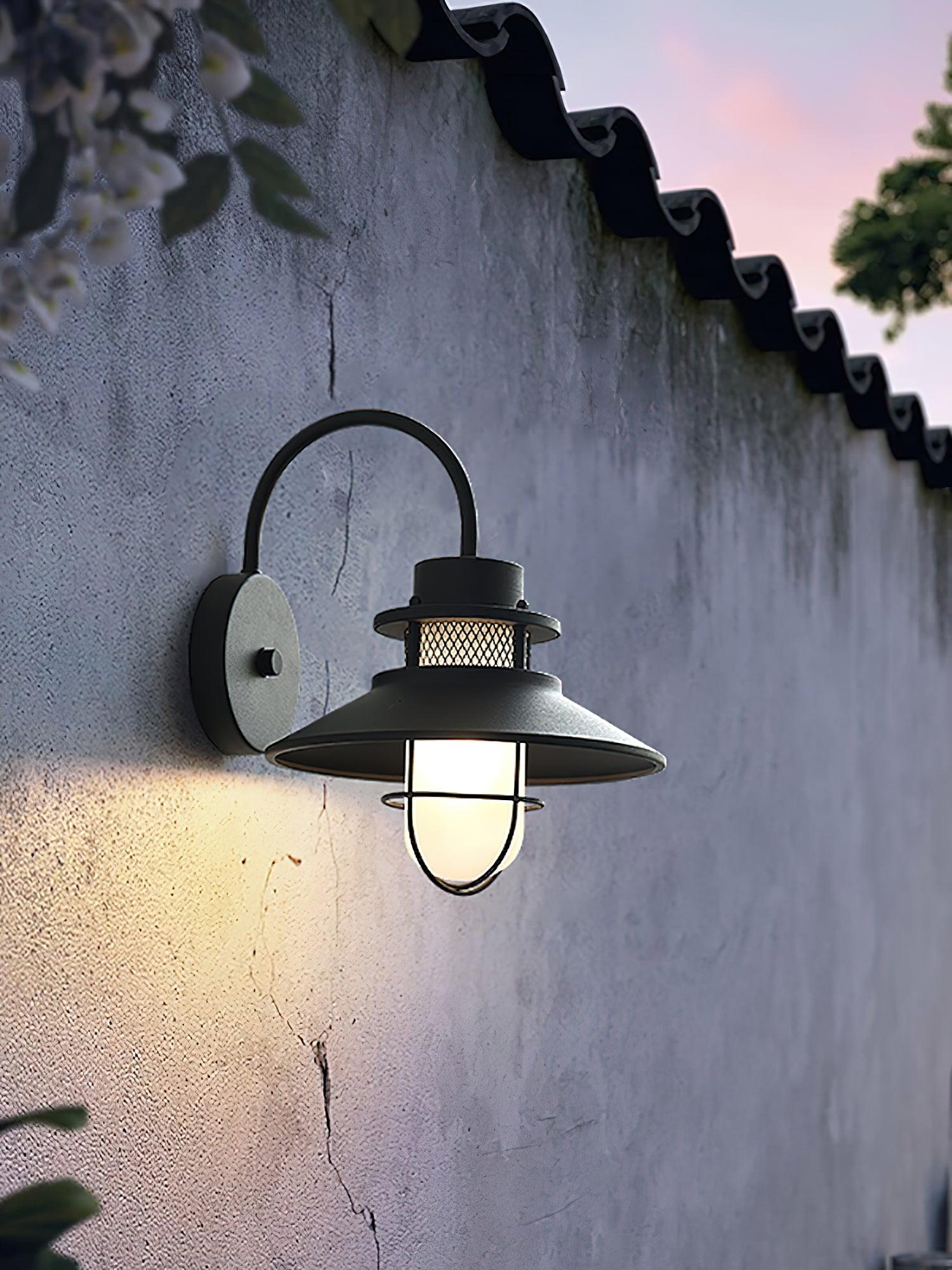 Kettle Shape Outdoor Wall Fixture | Classic Wall Light