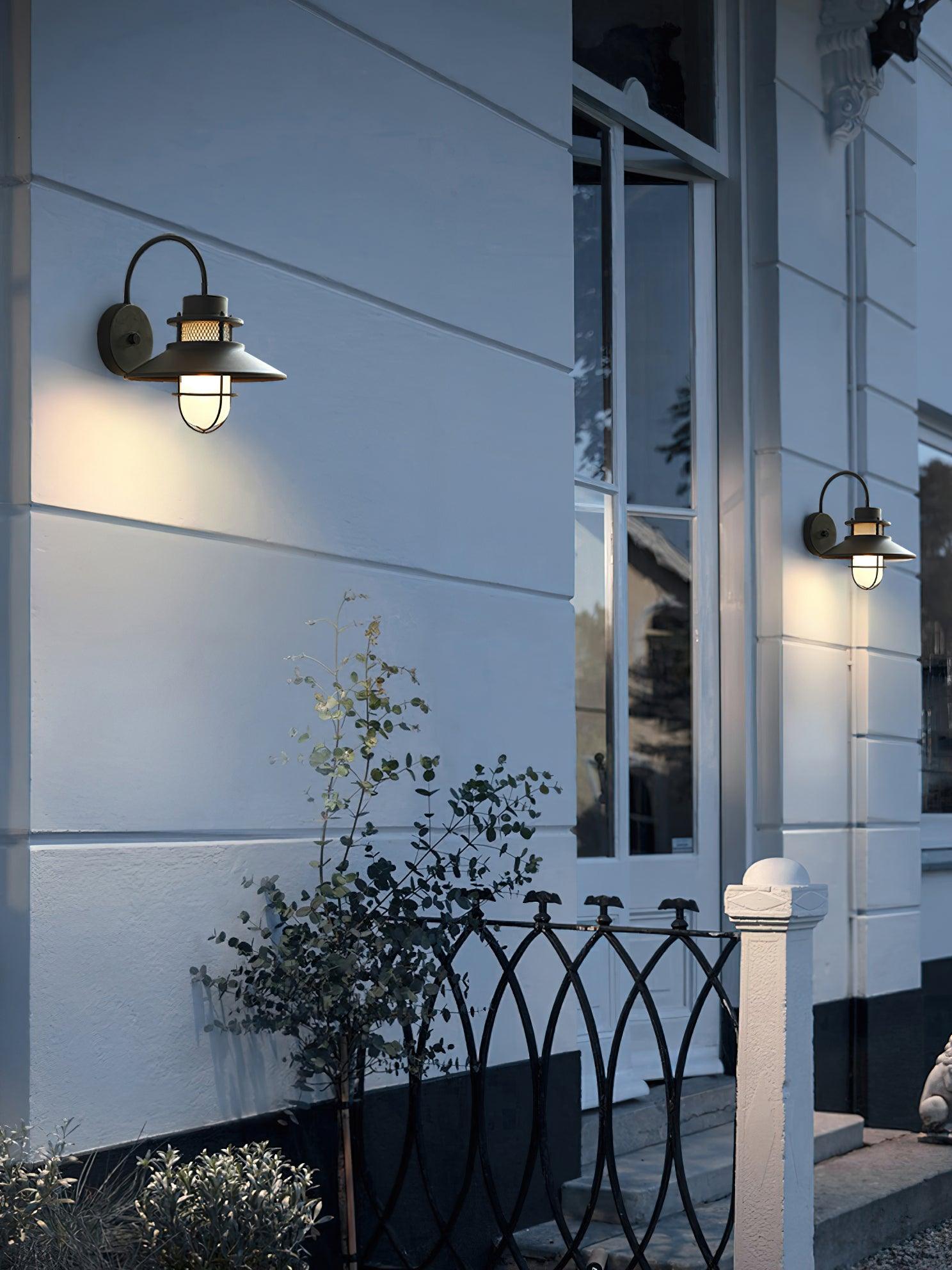 Kettle Shape Outdoor Wall Fixture | Classic Wall Light