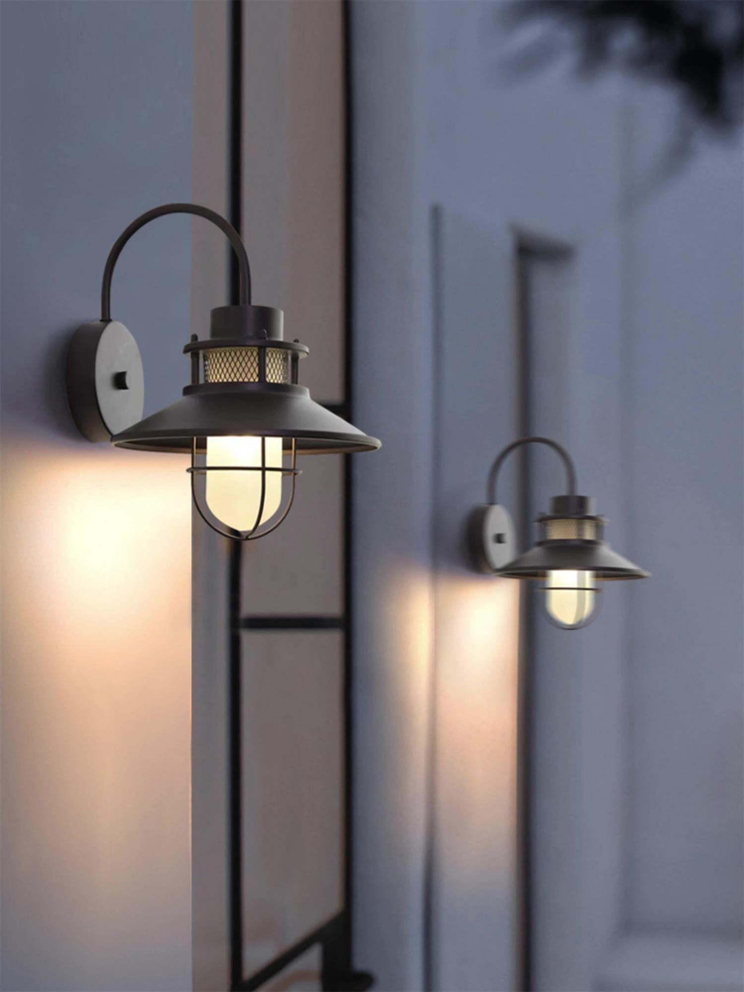 Kettle Shape Outdoor Wall Fixture | Classic Wall Light
