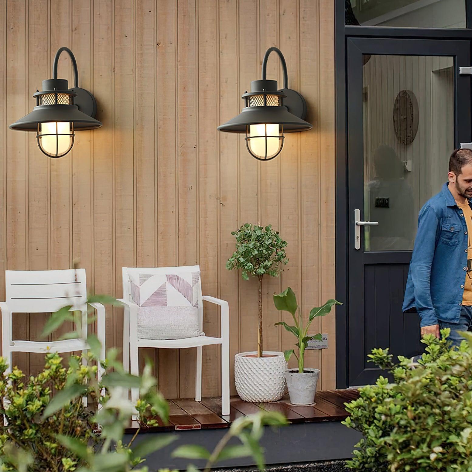 Kettle Shape Outdoor Wall Fixture | Classic Wall Light