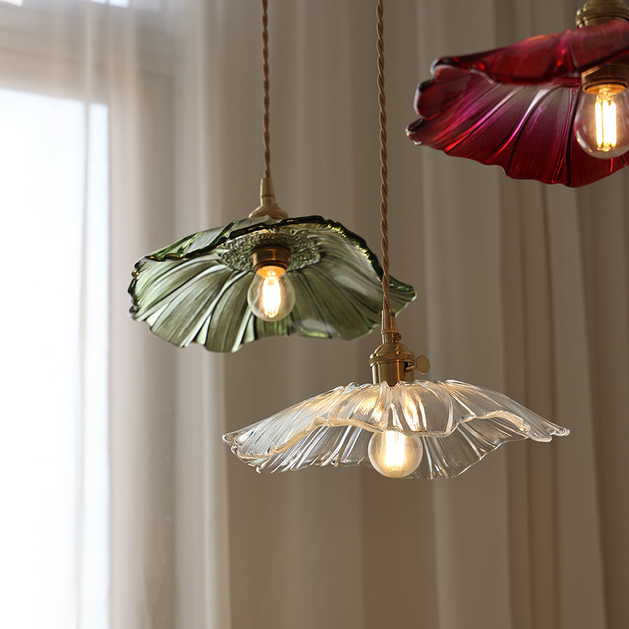 Flower-Shaped Pendant Light – Clear Glass Petals with Retro Brass Details