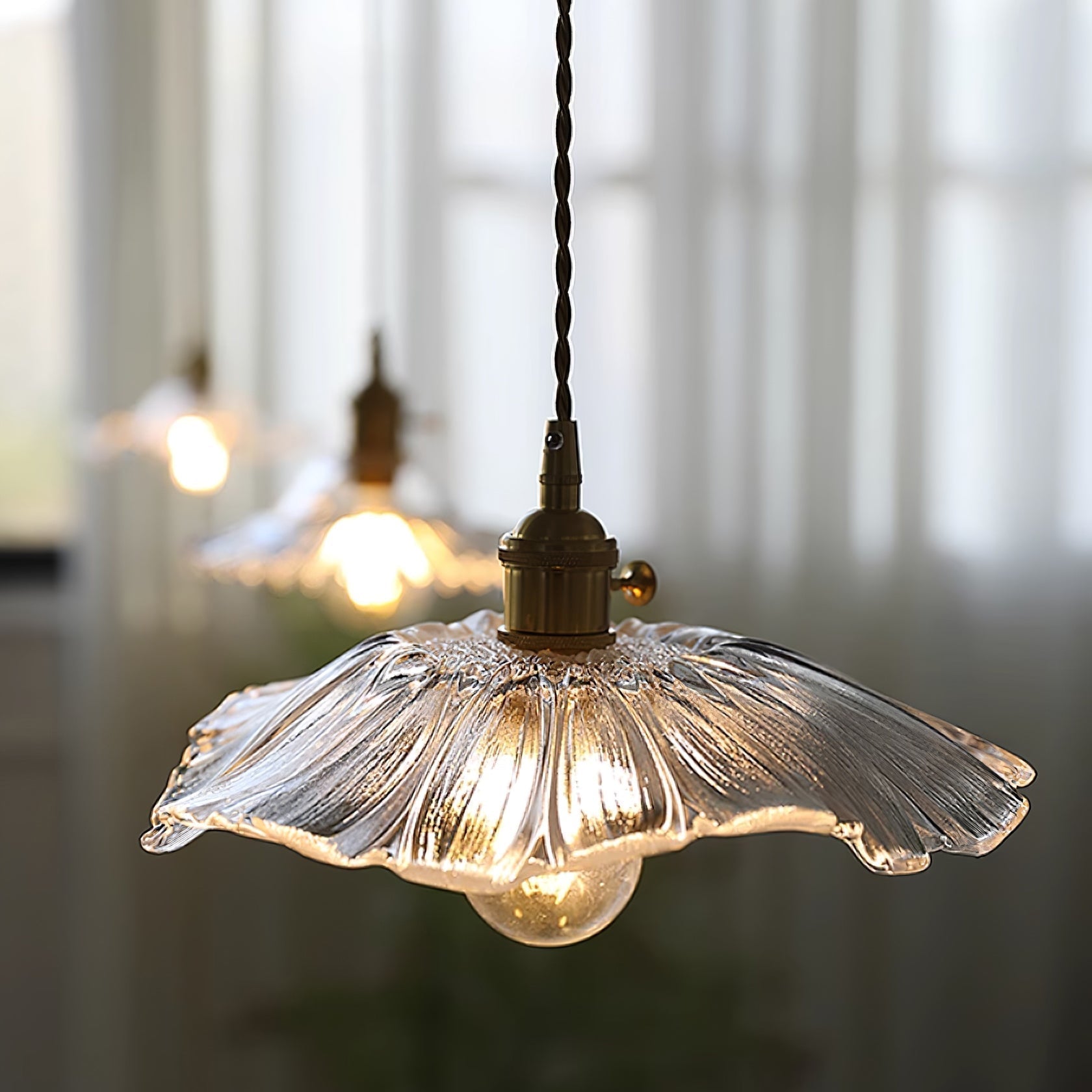 Flower-Shaped Pendant Light – Clear Glass Petals with Retro Brass Details