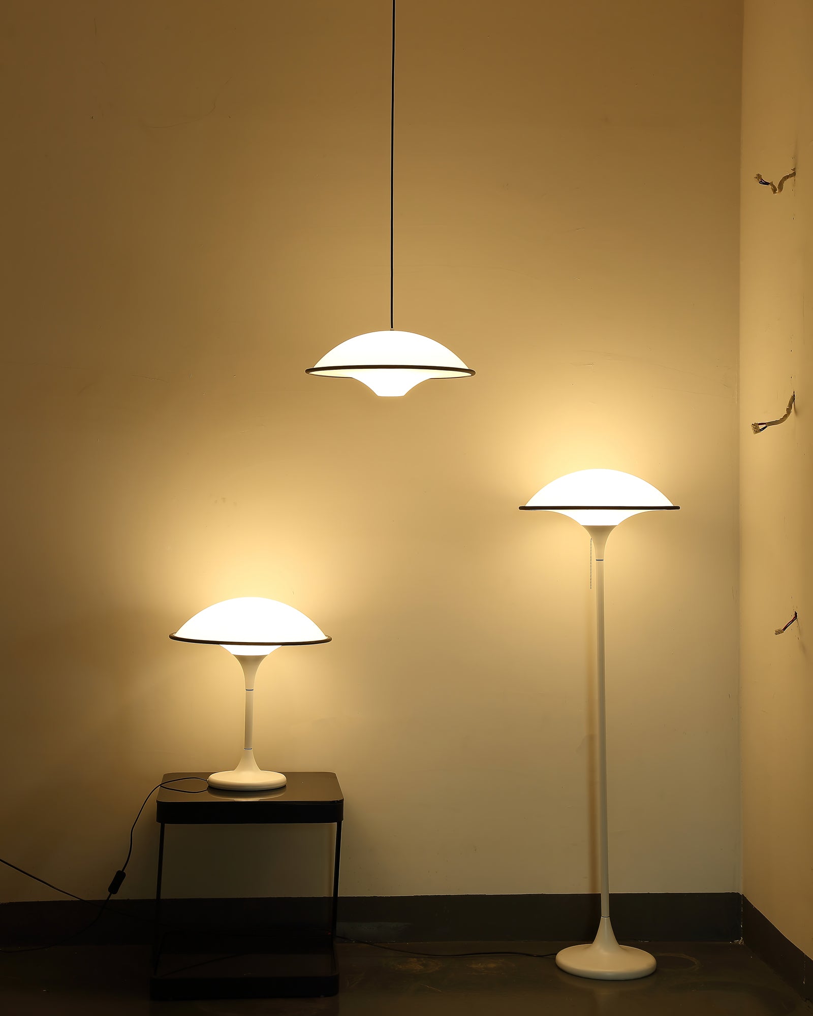 Futuristic Flying Saucer Lamp
