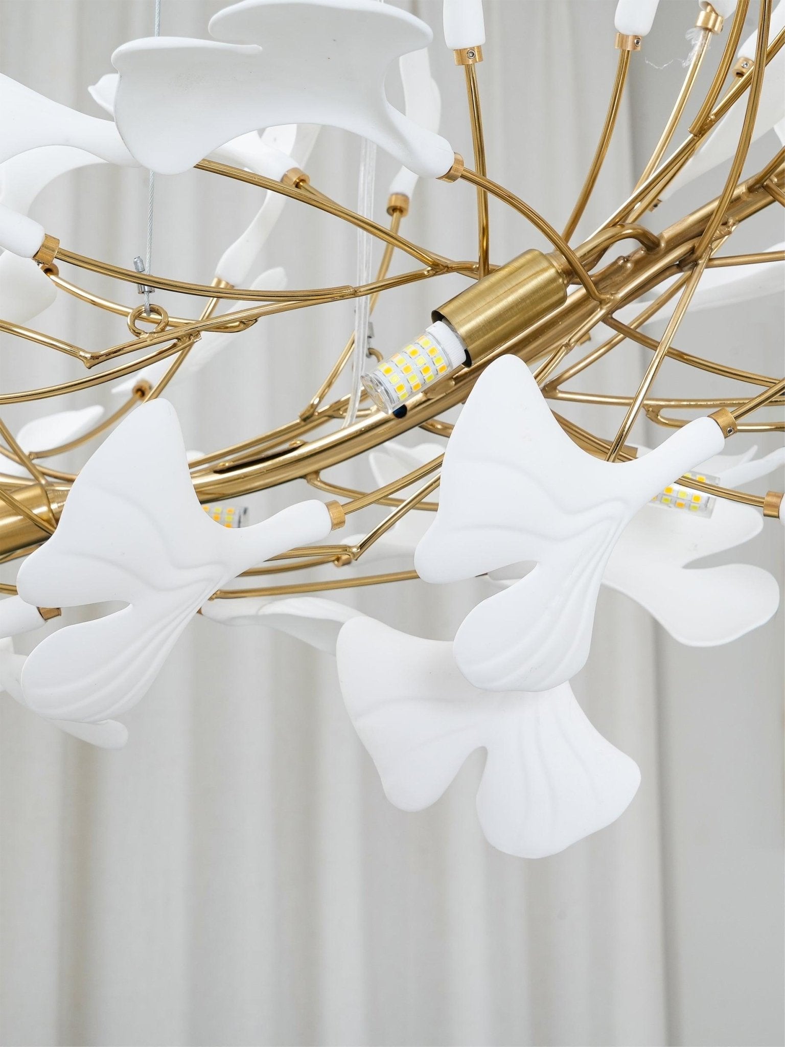 Modern Ceramic Gingko Tree Petal Chandelier