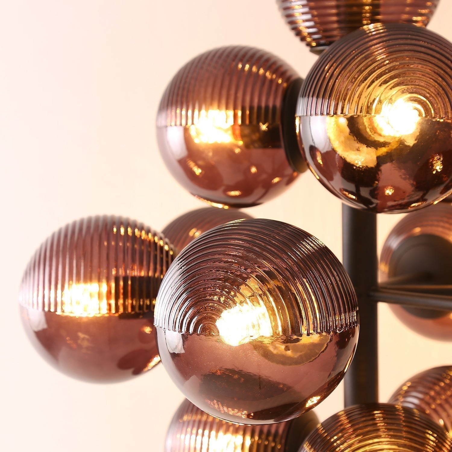 Grapes-Shape Table Lamp | Deep Black Shade