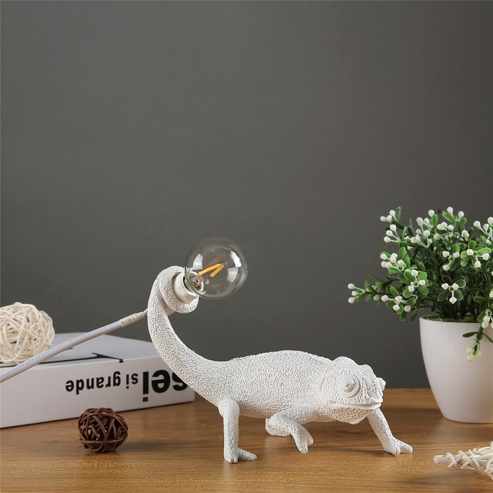 Unique Resin Lizard Table Lamp