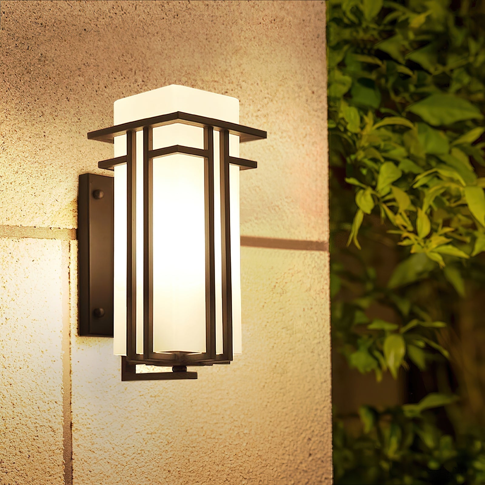 Contemporary Linden-Style Outdoor Wall Lamp