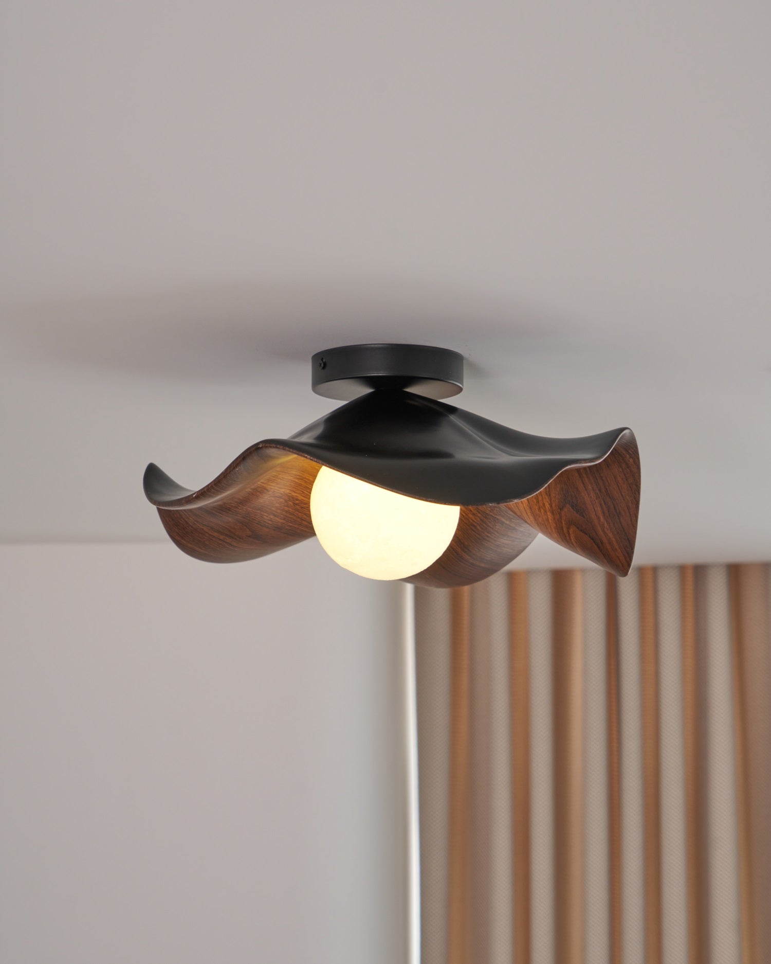 Decorative Ceiling Lamp with Lotus Leaf Shape – Flush Mount Ceiling Light