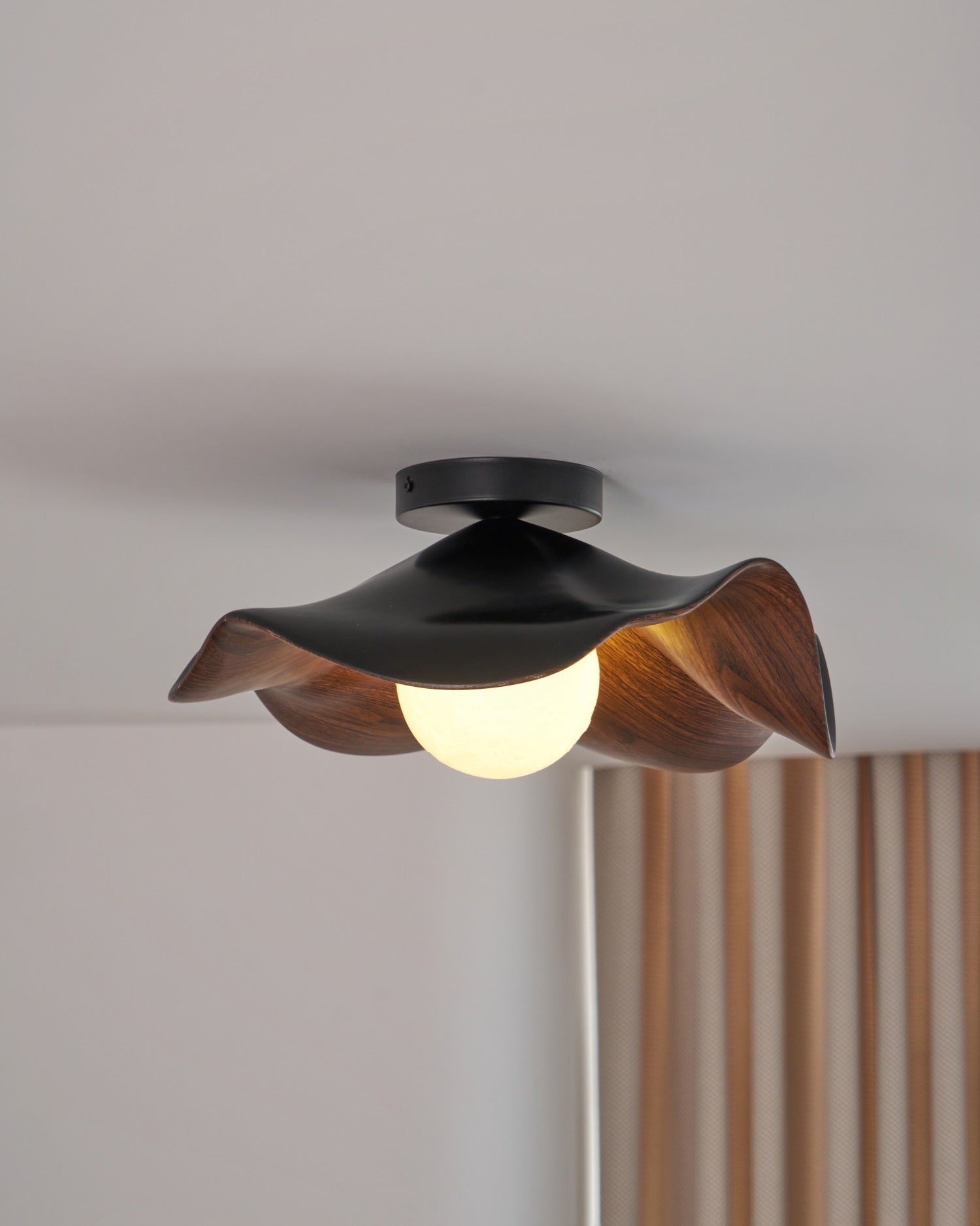Decorative Ceiling Lamp with Lotus Leaf Shape – Flush Mount Ceiling Light
