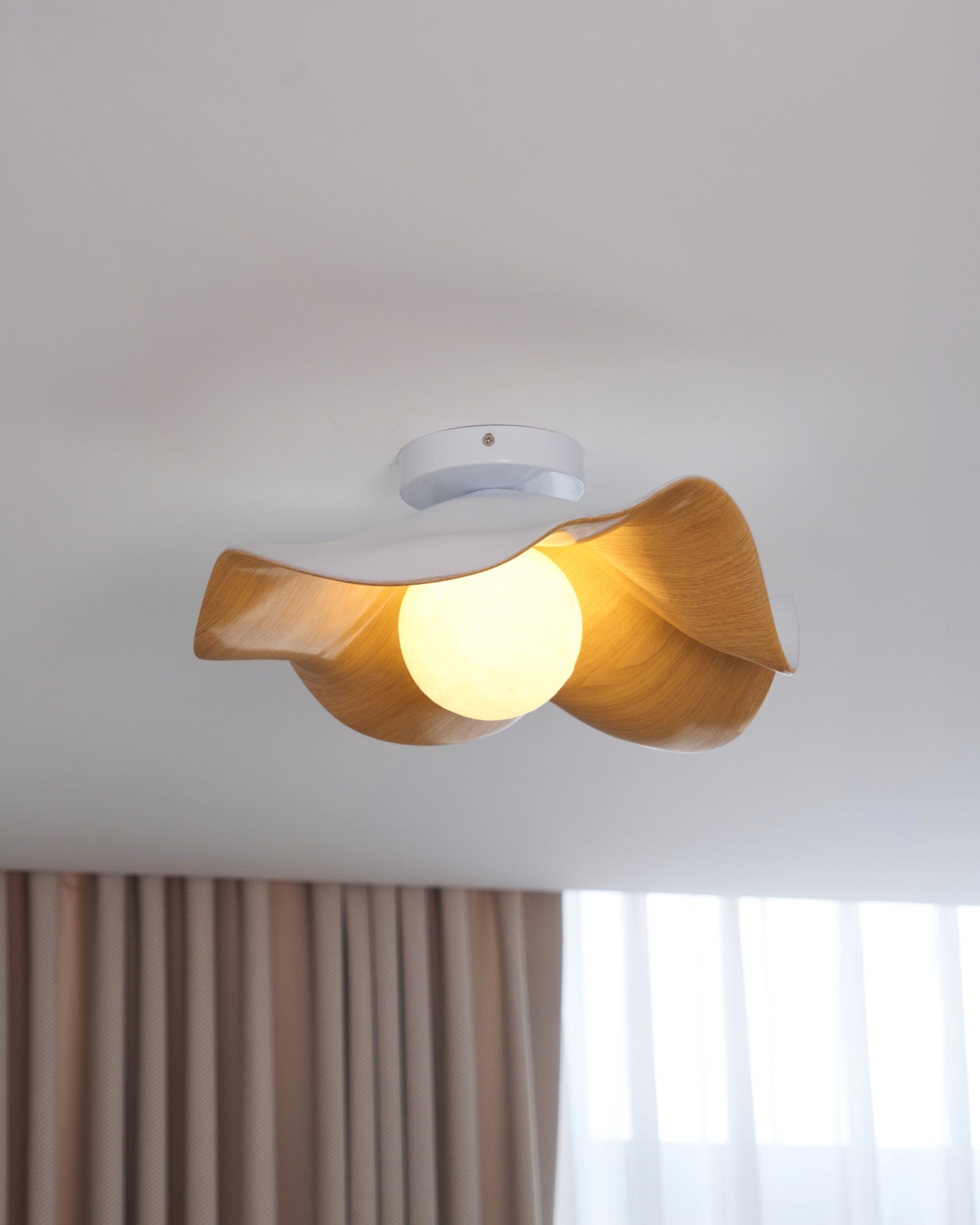 Decorative Ceiling Lamp with Lotus Leaf Shape – Flush Mount Ceiling Light
