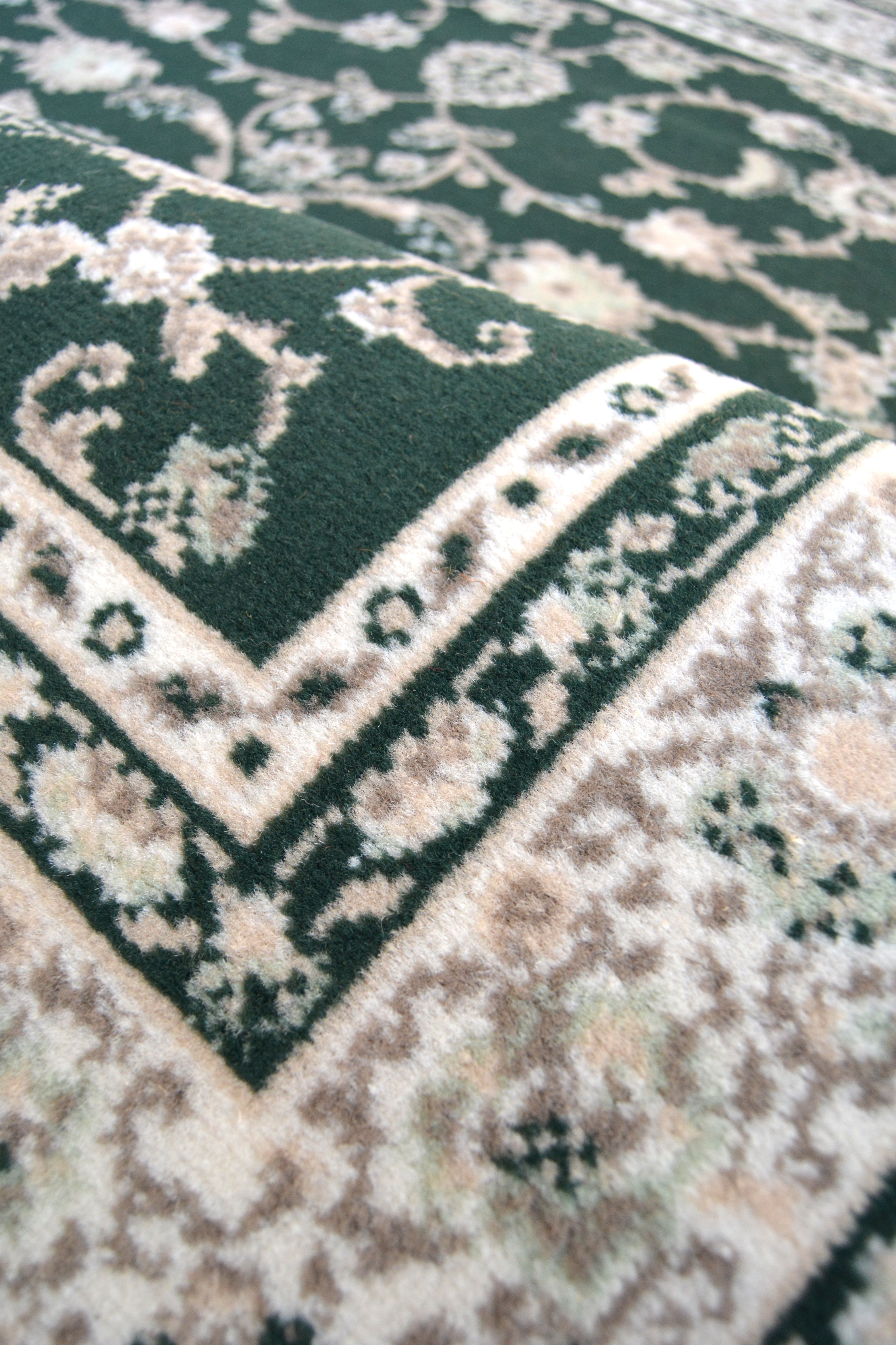 Non- Slip Traditional Woven Rug - Agrah Pattern with Strong Weave