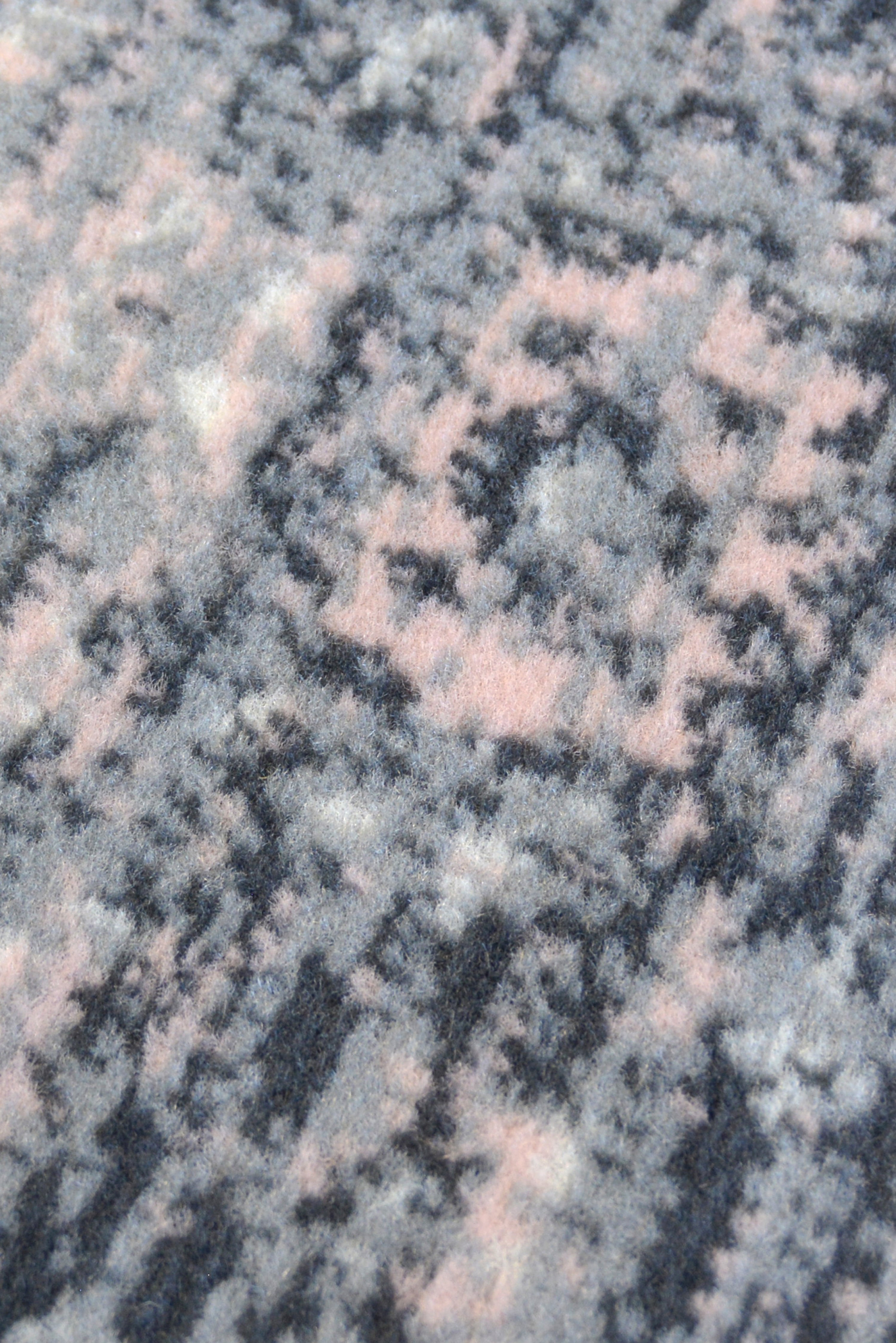 Traditional Style Rug In Modern Design Colour
