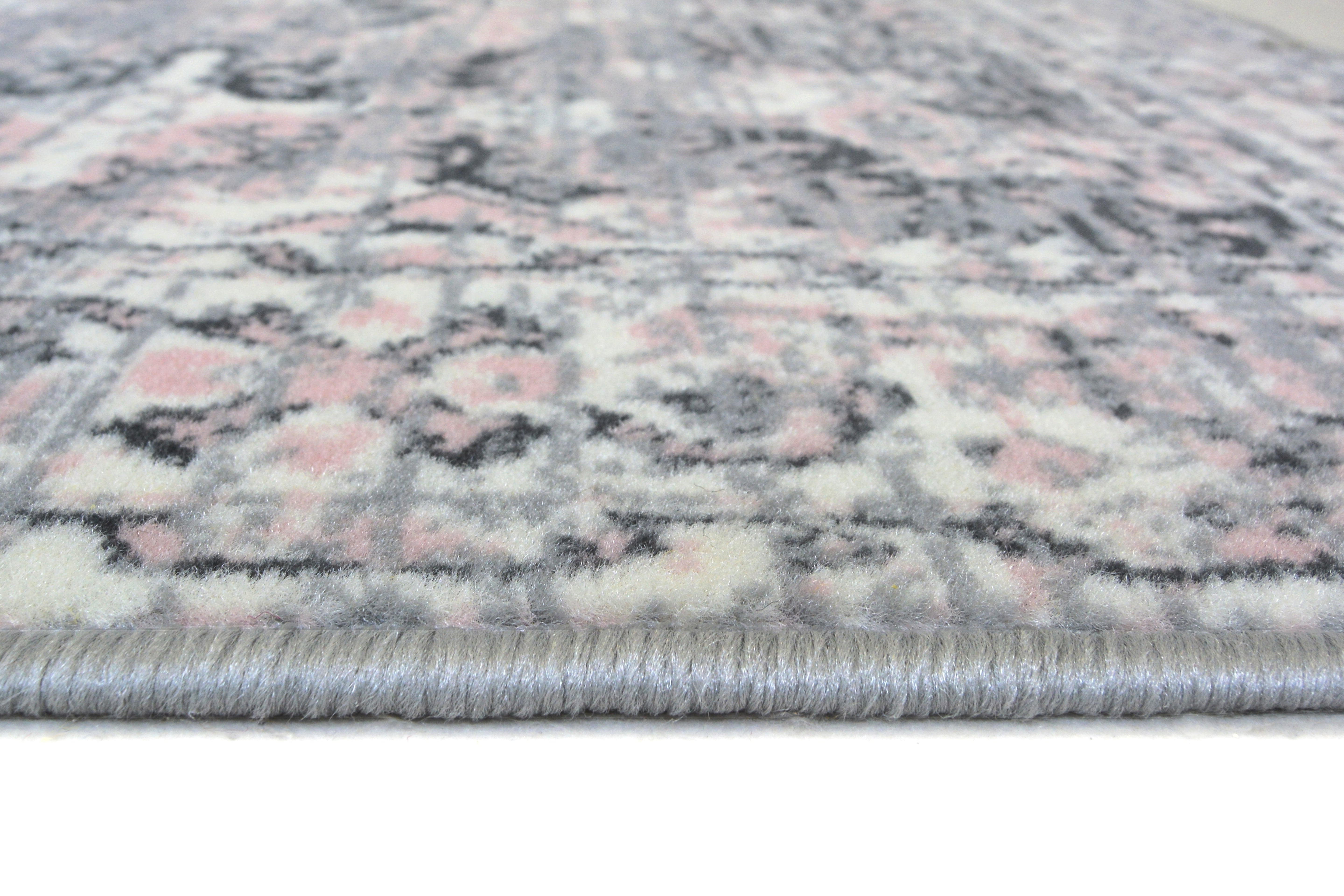 Traditional Style Rug In Modern Design Colour