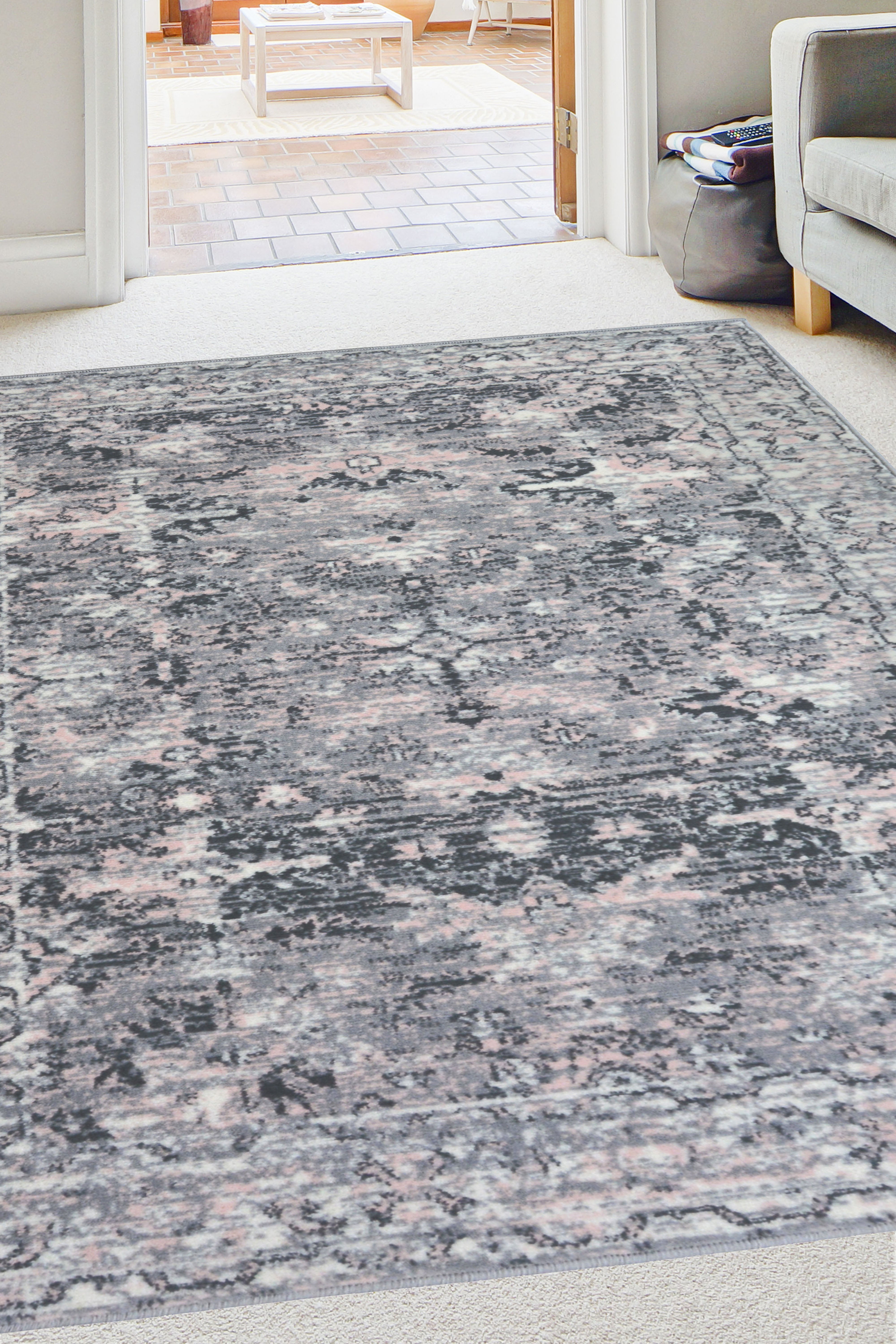 Traditional Style Rug In Modern Design Colour