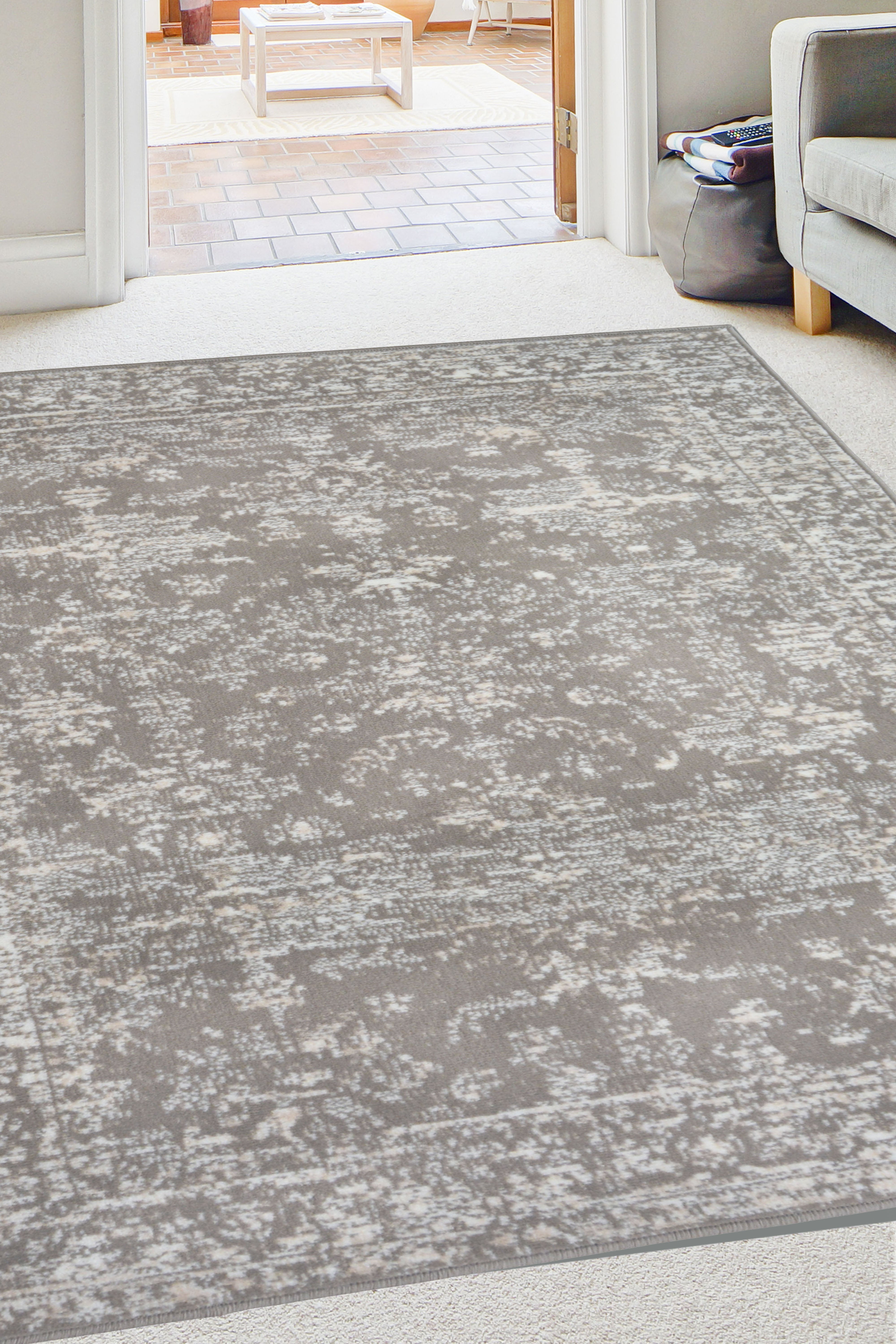 Traditional Style Rug In Modern Design Colour