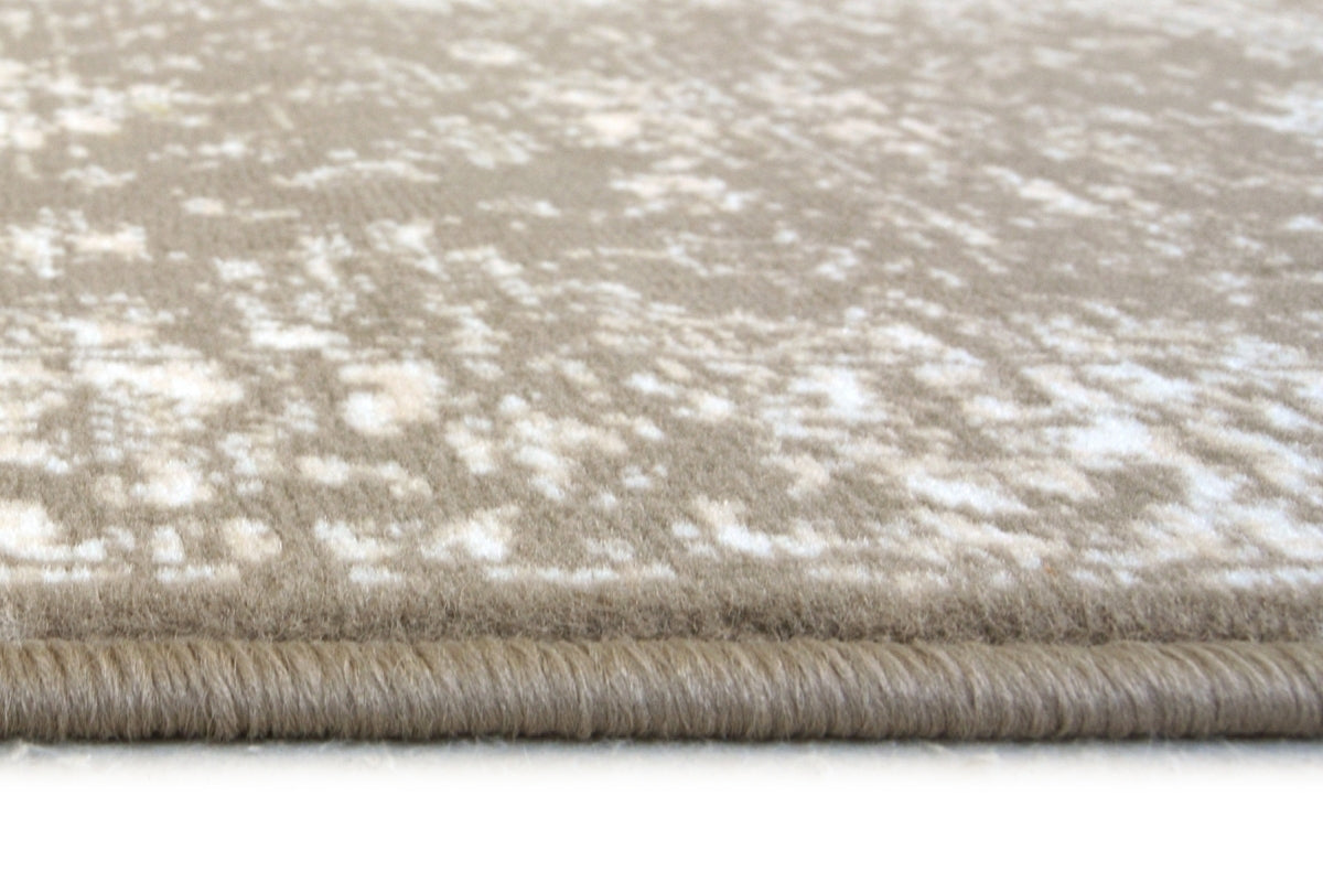 Traditional Style Rug In Modern Design Colour